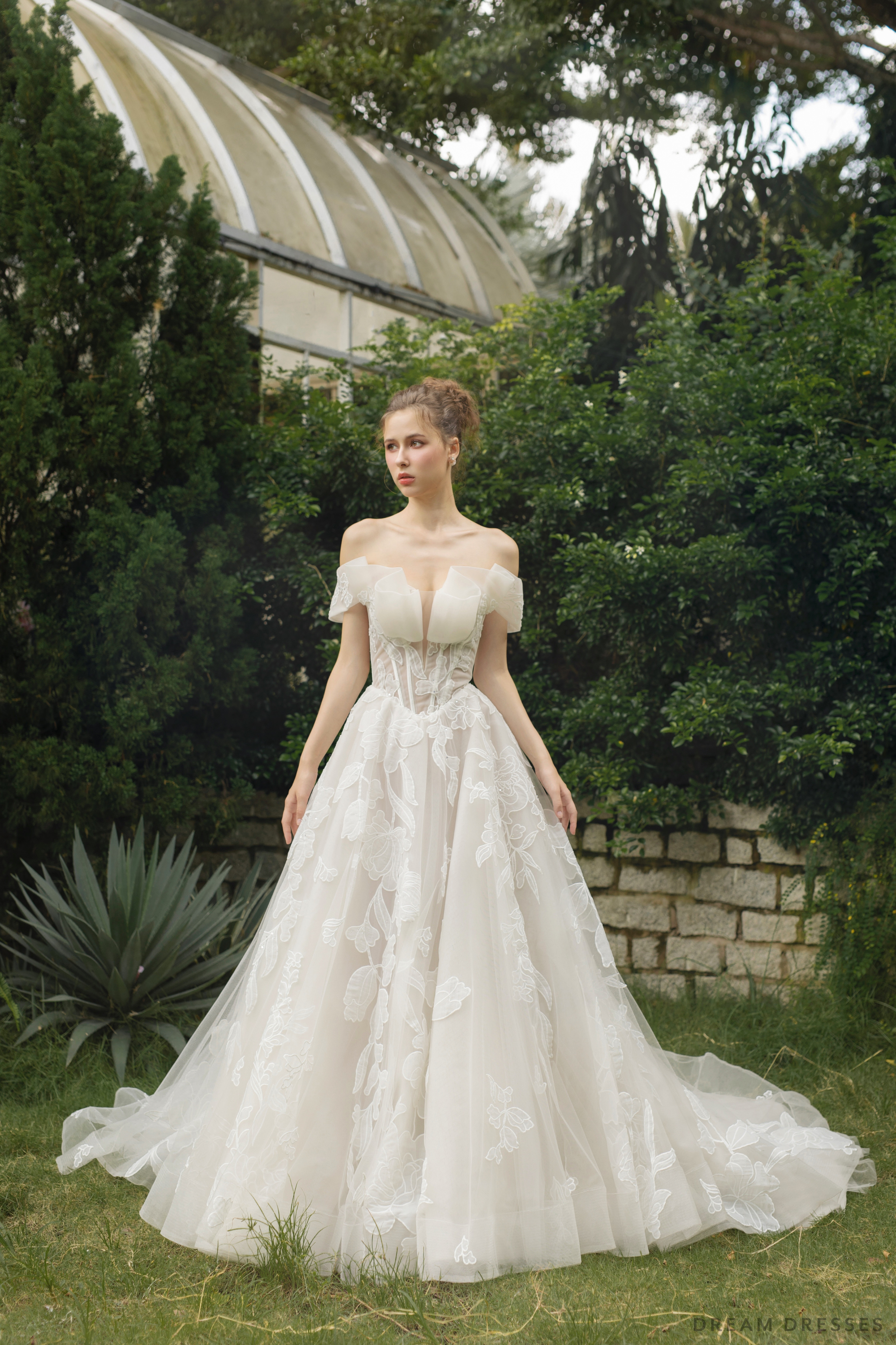 Ball Grown Wedding Dress with Bow & Couture Lace Lessie Ball Grown Wedding Dress with Bow & Couture Lace Lessie