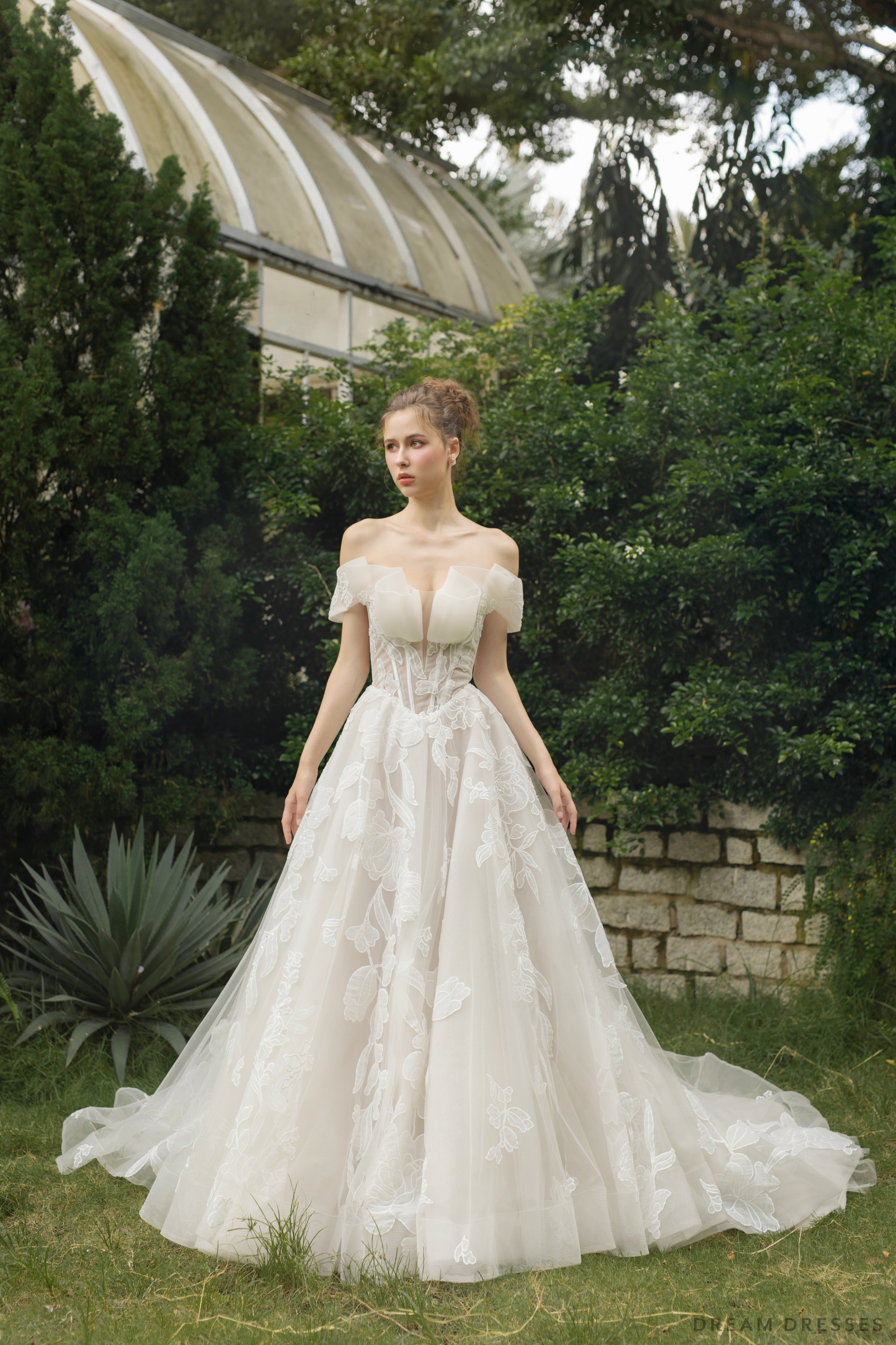 Ball Grown Wedding Dress with Bow & Couture Lace Lessie