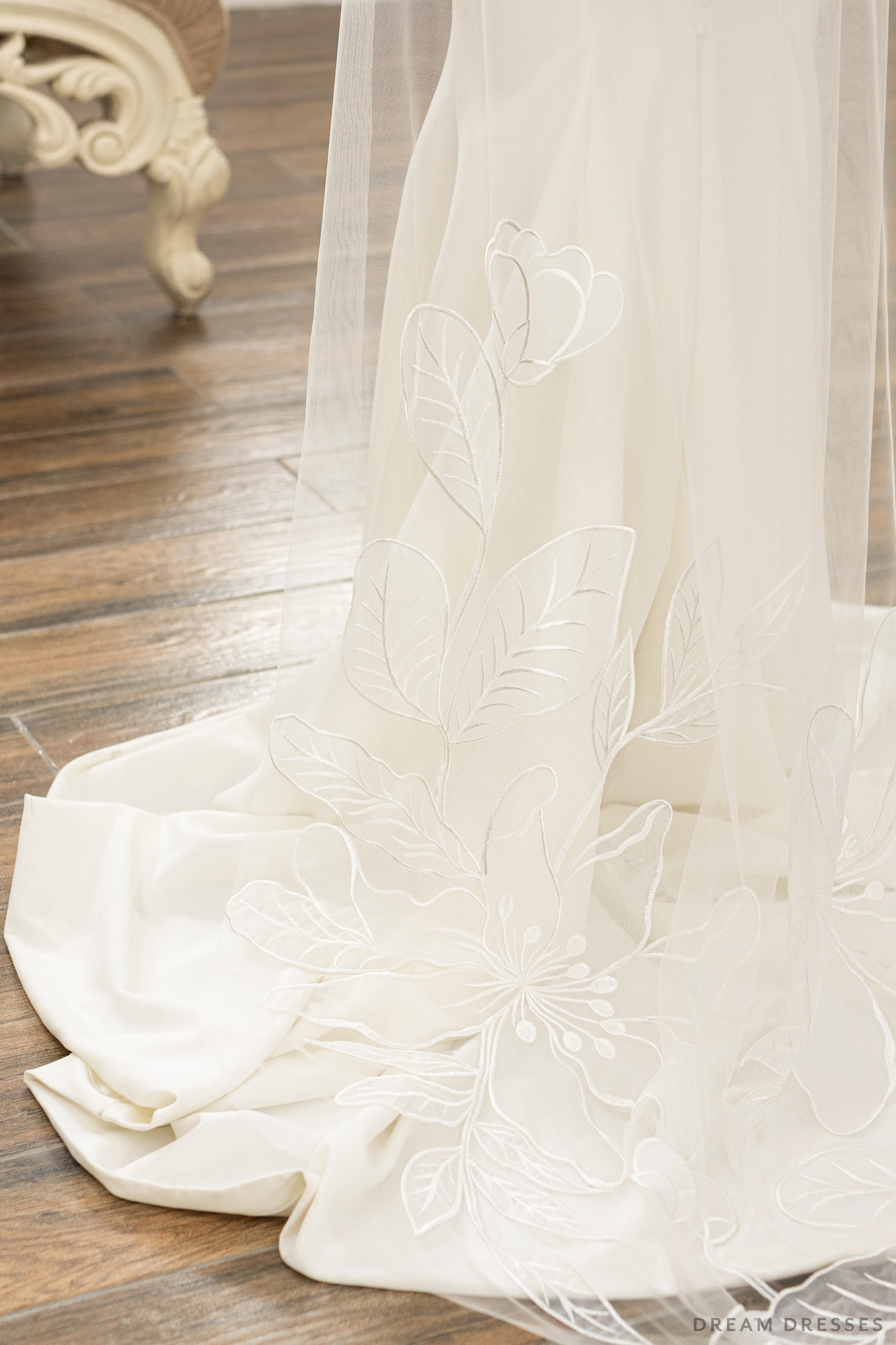 Bridal Veil with Large Floral Lace (#ISABELLE) - Dream Dresses by P.M.N.