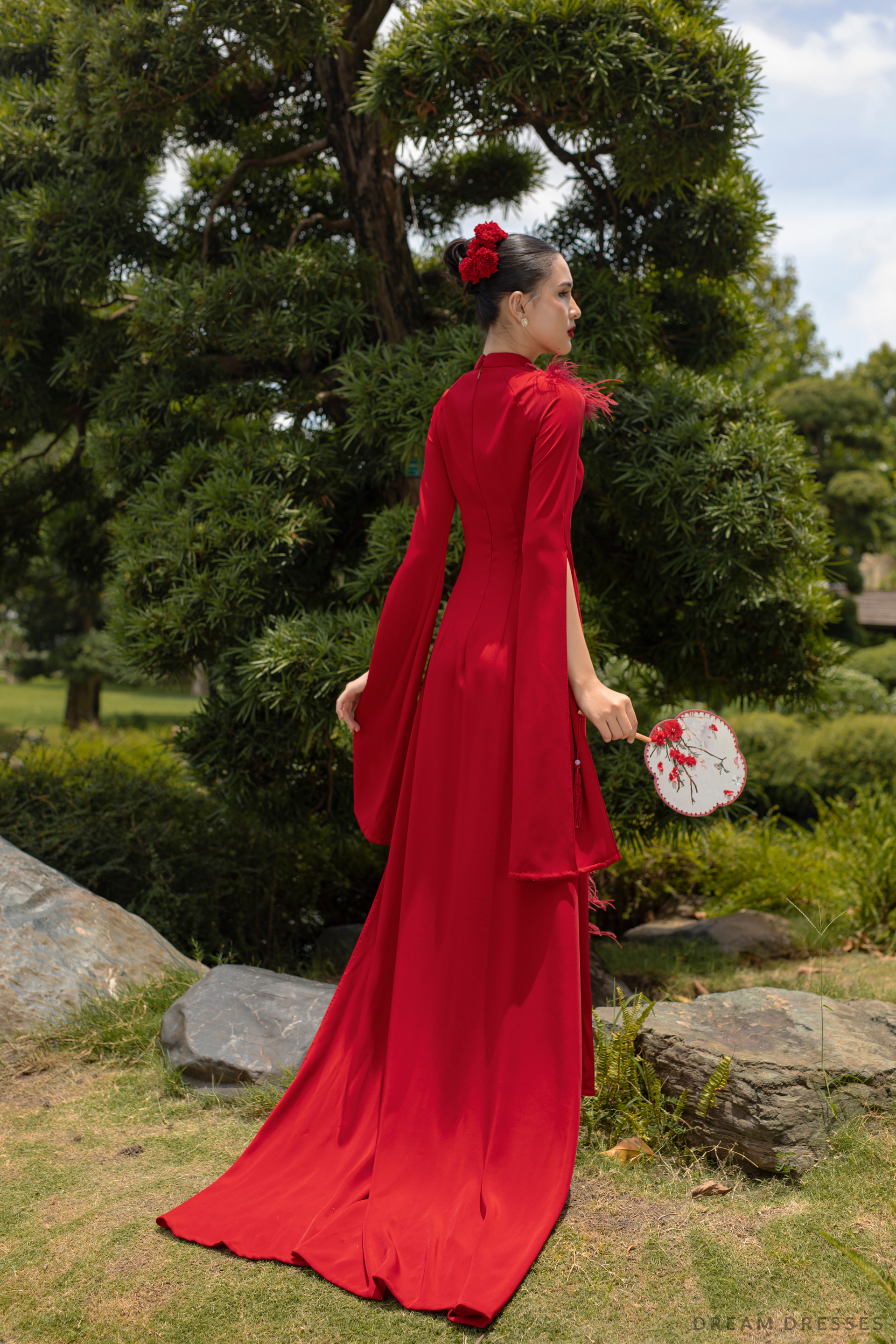 red bridal dress Sequins Lace Wedding Ball Gown Long Sleeves Lisposa Most of the dresses can be custom made according to your measurements. DreamDress By PMN Dahan Ao