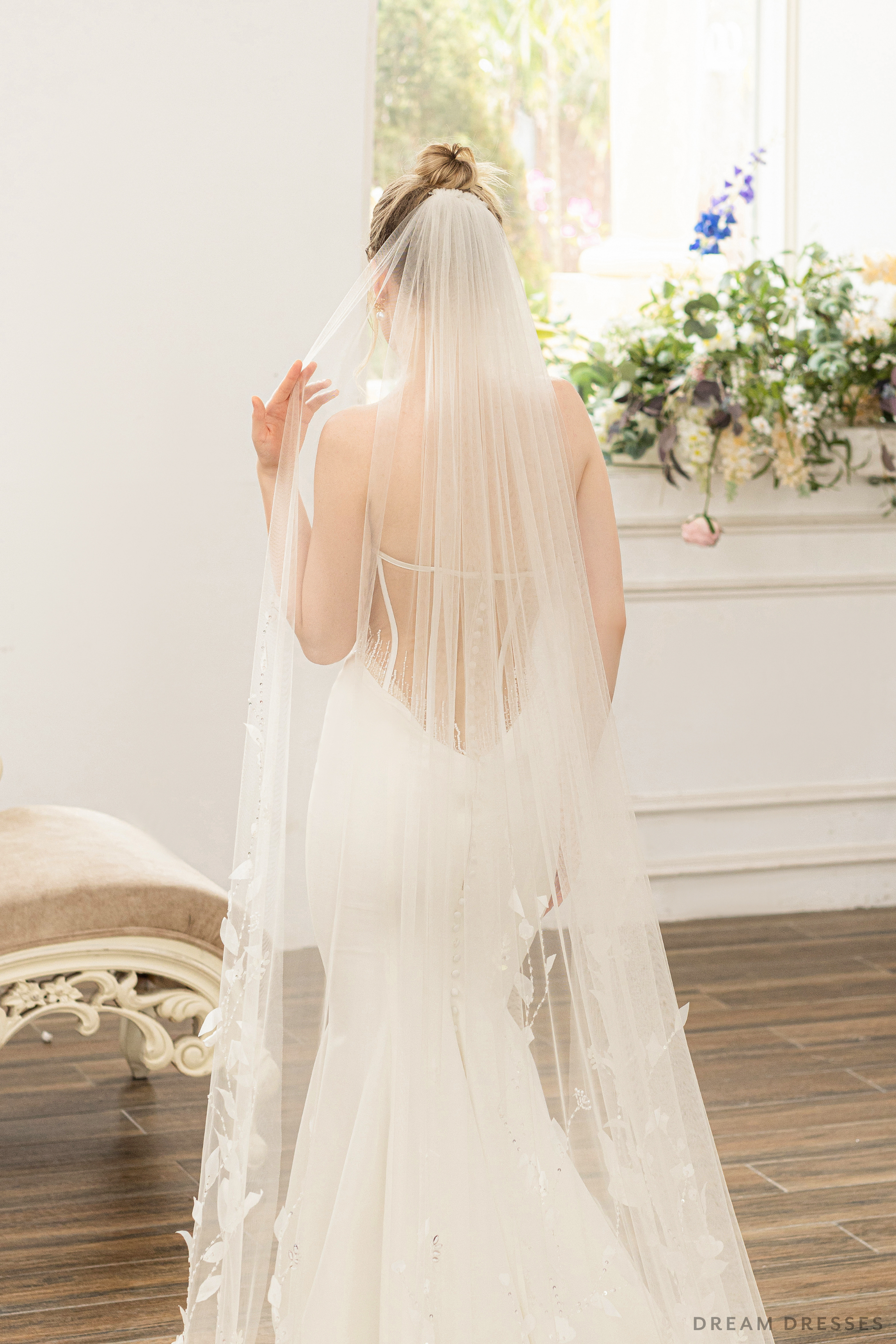 Bridal Veil with Lace and Crystals (#FANNY)