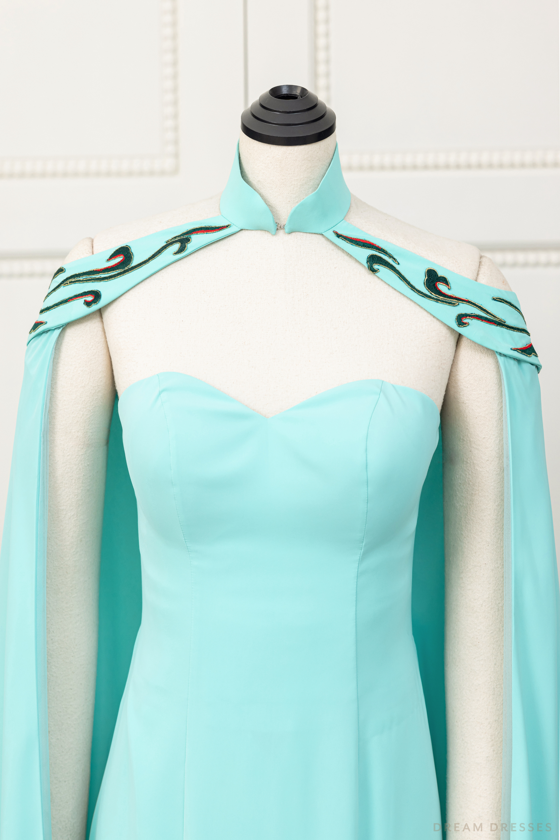 Modern Strapless Ao Dai with Detachable Cape | Vietnamese Bridal Dress (#KAYSIN) - Dream Dresses by P.M.N.