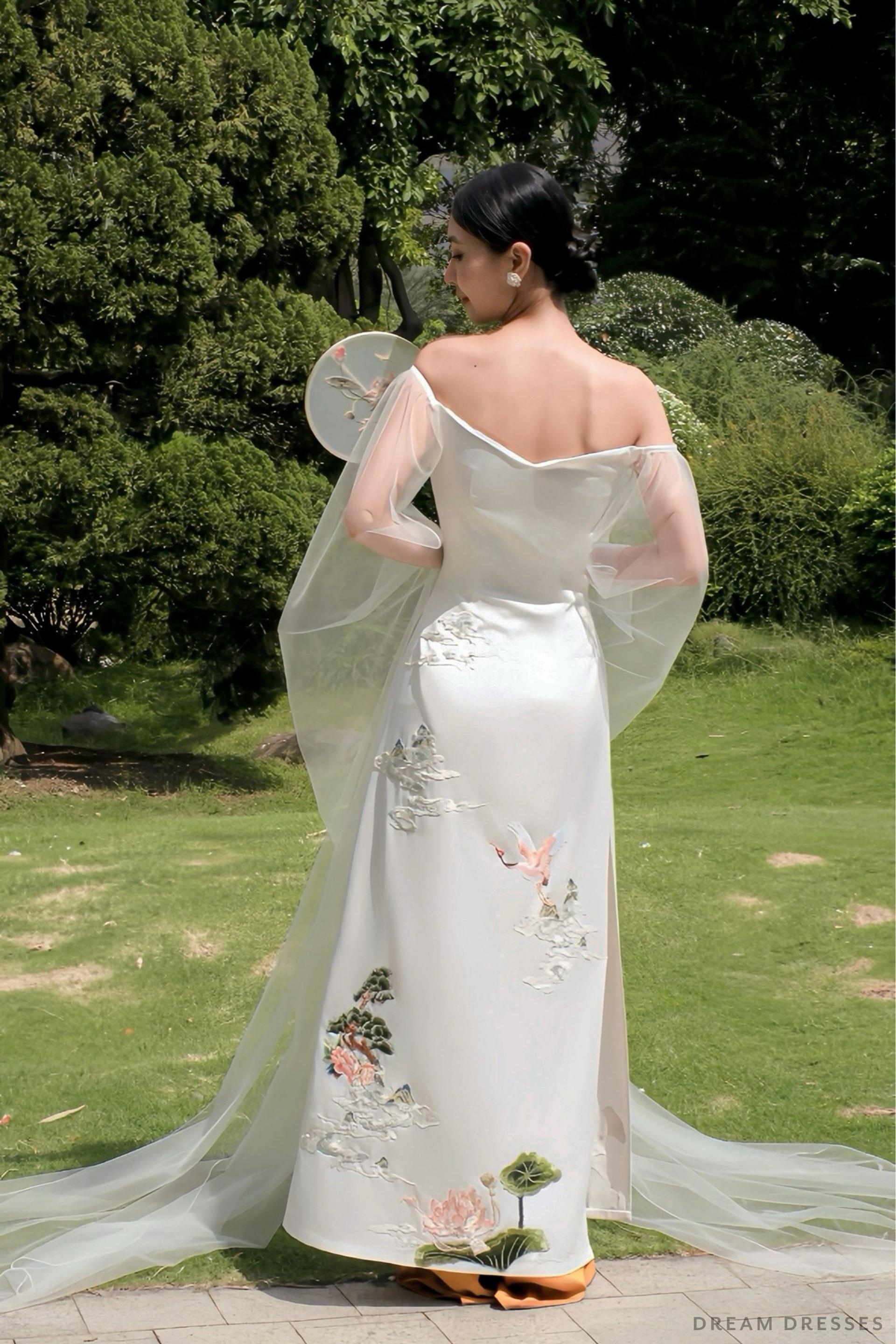 White Bridal Embroidery Ao Dai | Modern Vietnamese Bridal Dress (#ROYALINA) - Dream Dresses by P.M.N.
