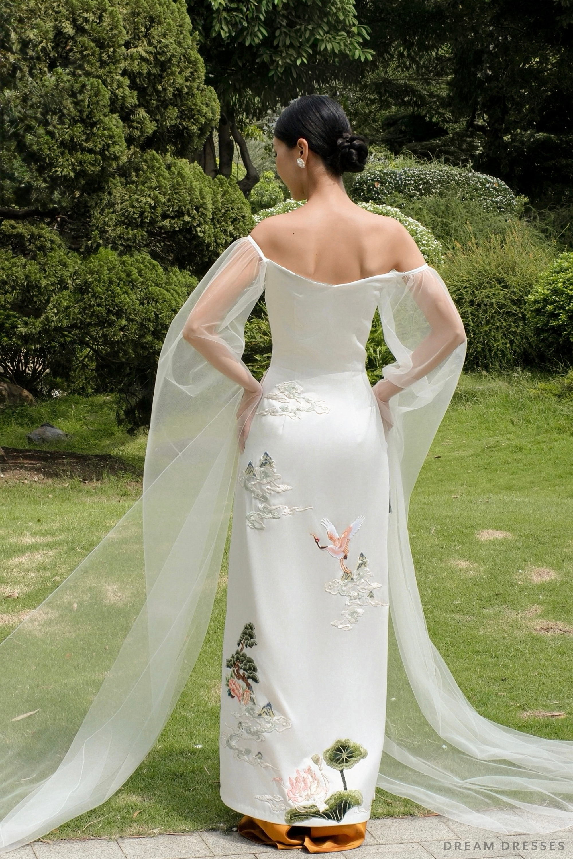 White Bridal Embroidery Ao Dai | Modern Vietnamese Bridal Dress (#ROYALINA)