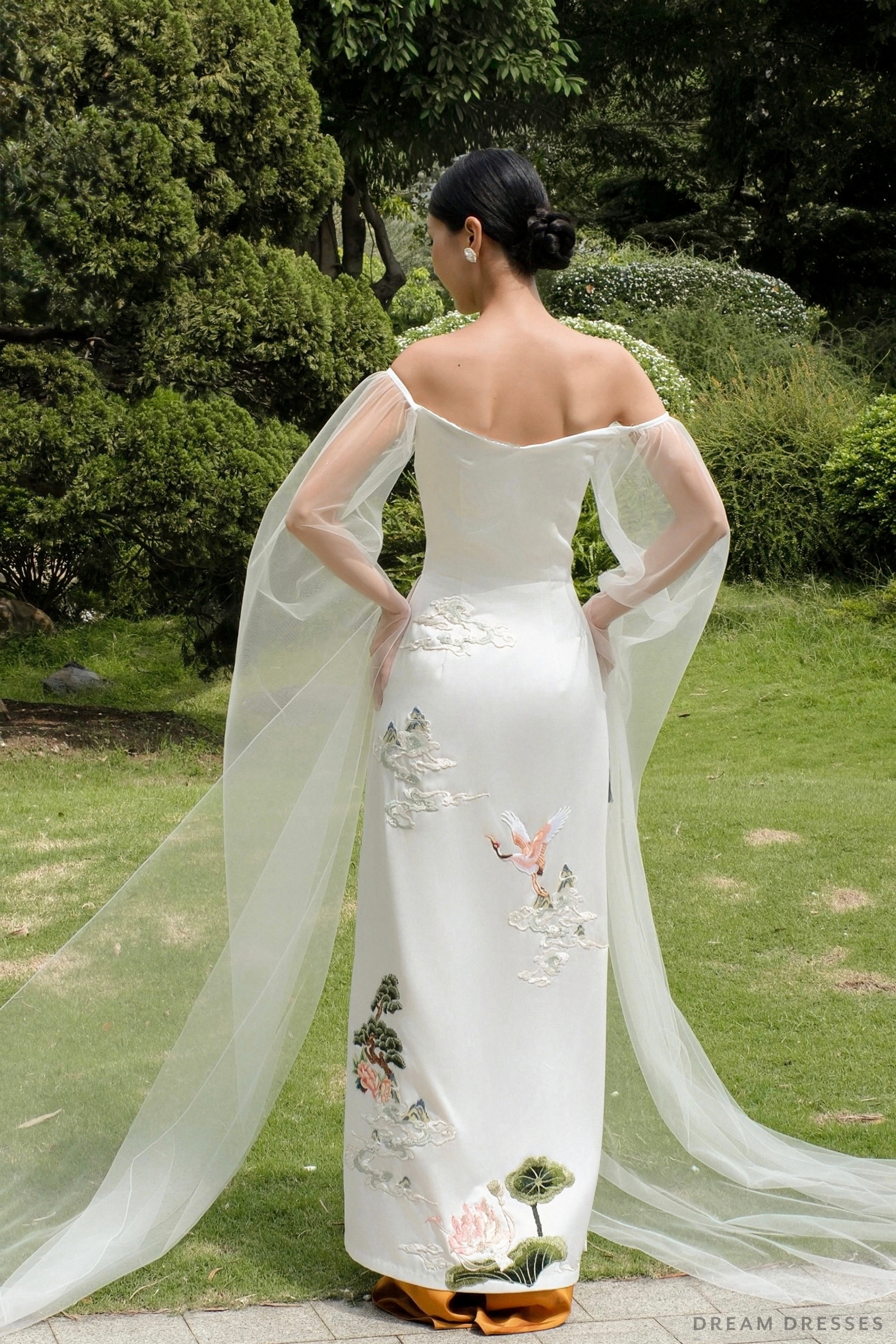 White Bridal Embroidery Ao Dai | Modern Vietnamese Bridal Dress (#ROYALINA) - Dream Dresses by P.M.N.