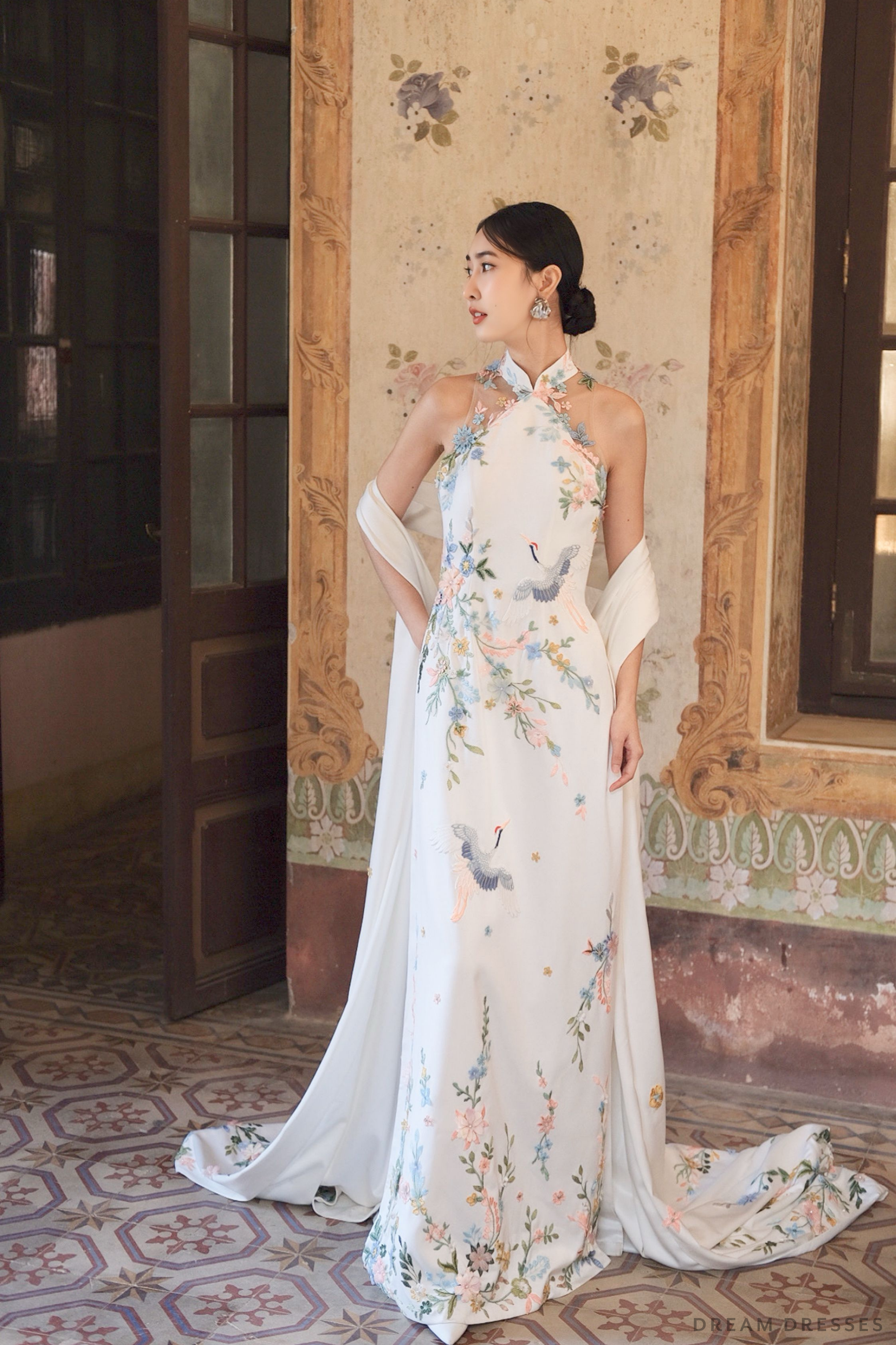 DreamDress By PMN Lisha Cheongsam Inspired Ao Dai Wedding Cape Light Ivory | Size: 10 | Chapel Length DreamDress By PMN Lisha Cheongsam Inspired Ao Dai Wedding Cape Light Ivory | Size: 10 | Chapel Length