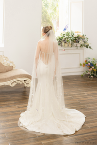 Bridal Veil with Lace and Crystals (#FANNY) - Dream Dresses by P.M.N.