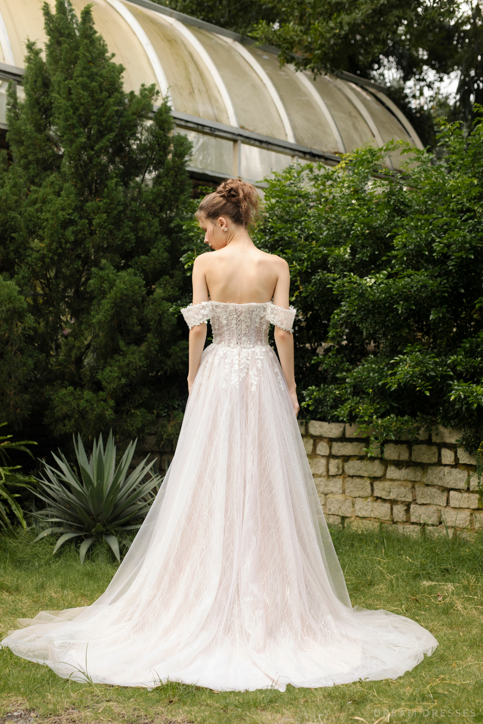 Ball Grown Wedding Dress with High Slit (#DARIN)
