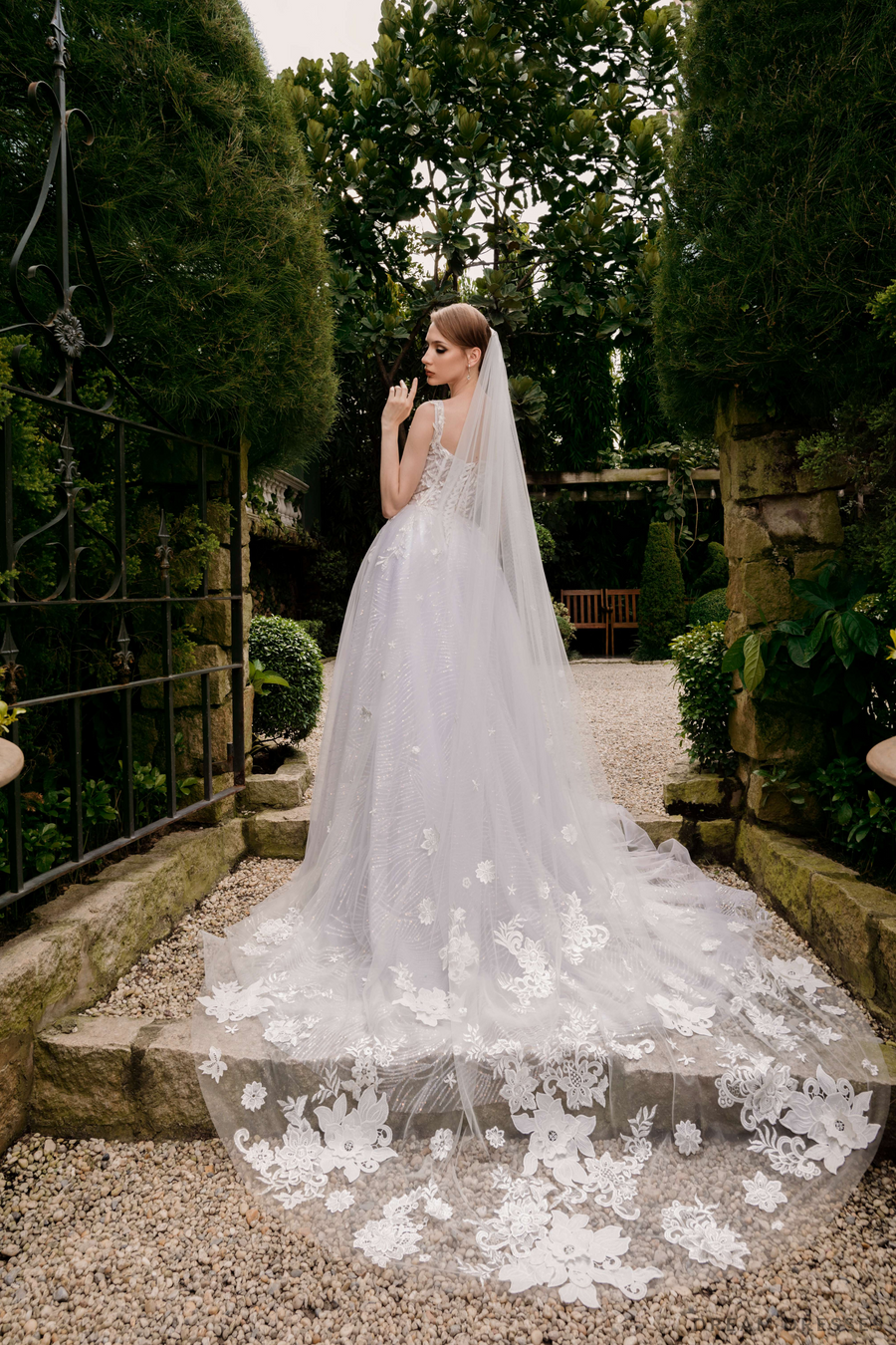 Couture Lace Wedding Veil (#ECHELLE) - Dream Dresses by P.M.N.