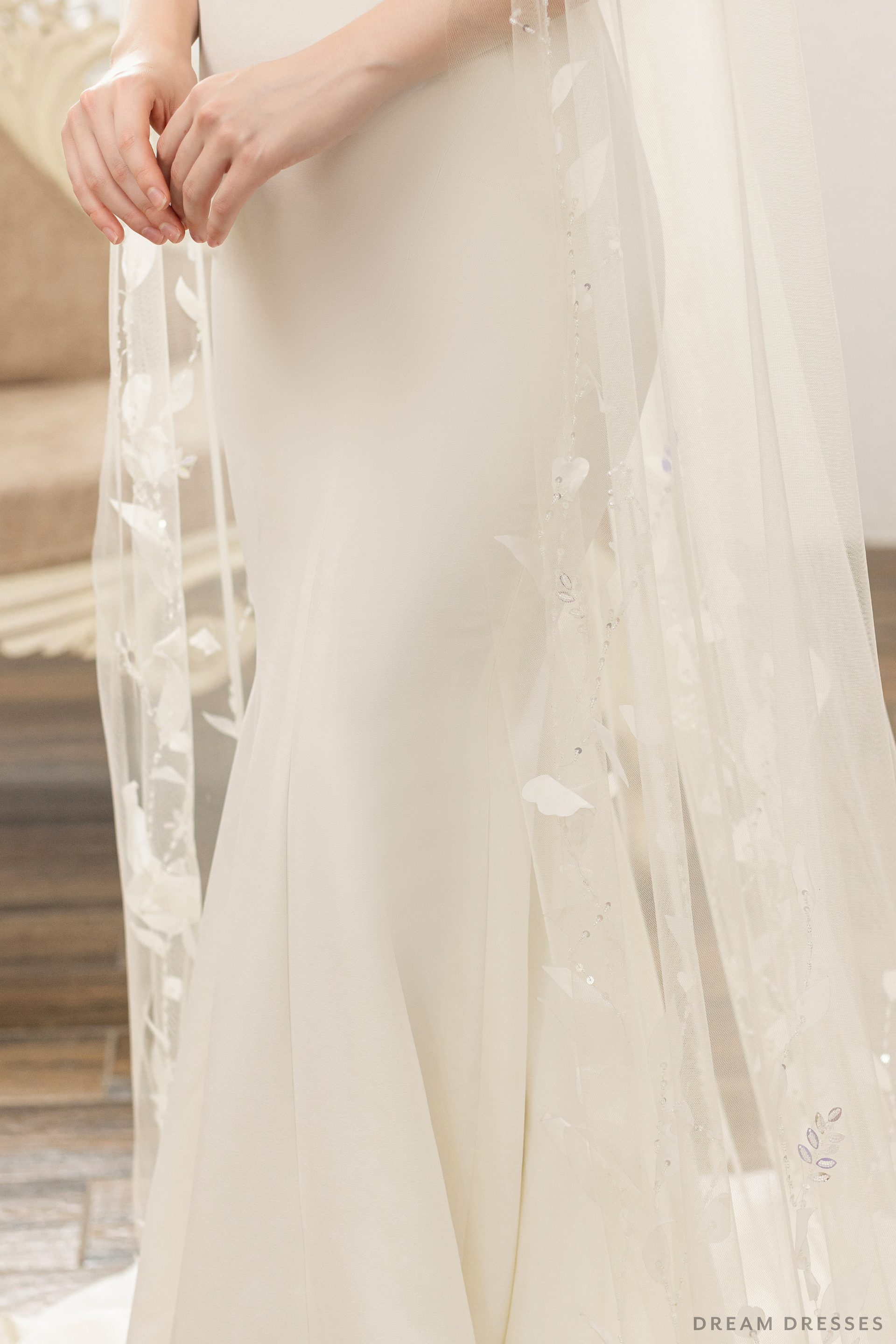 Bridal Veil with Lace and Crystals (#FANNY) - Dream Dresses by P.M.N.