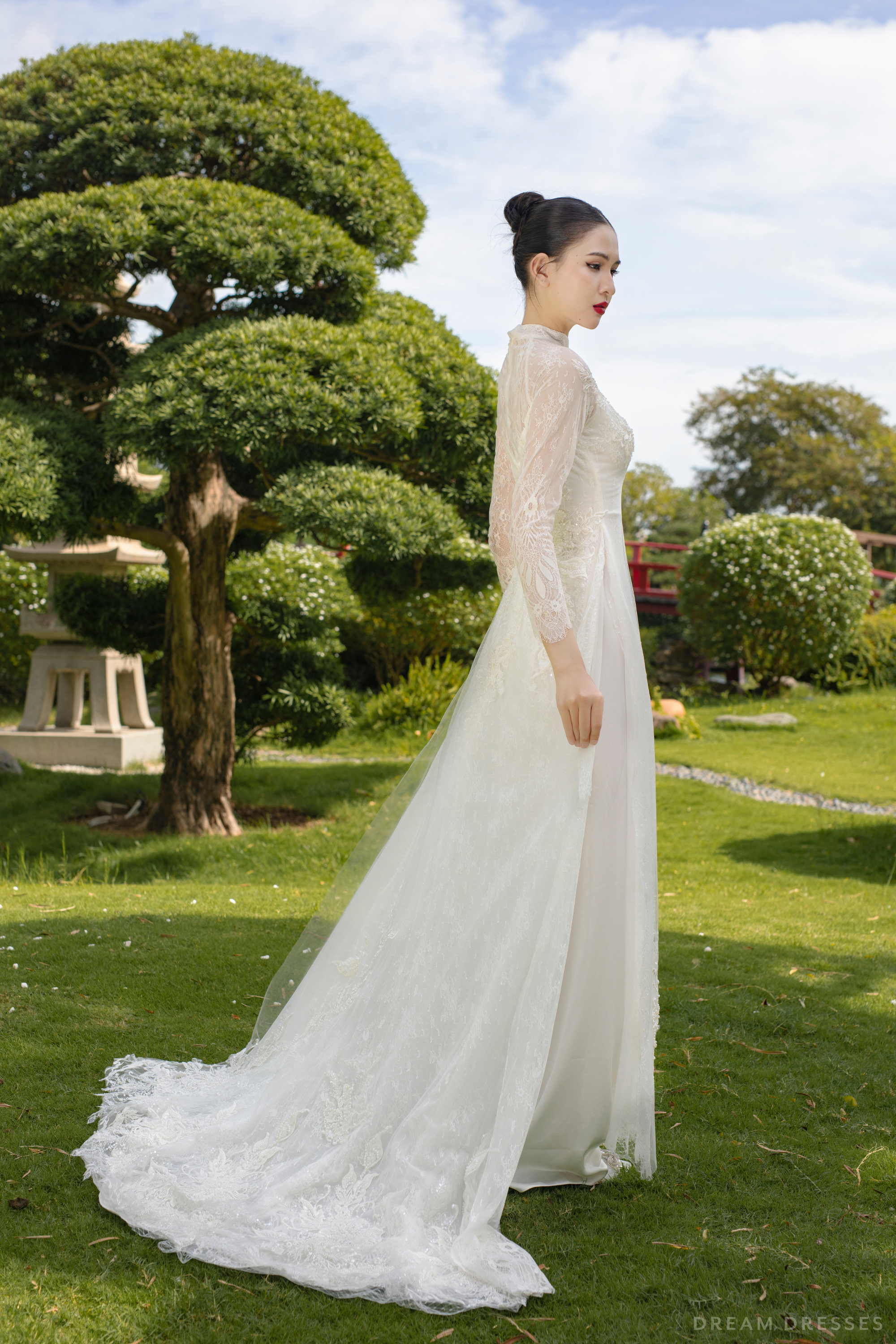 White Bridal o Di with Couture Lace | Vietnamese Traditional Dress White Bridal o Di with Couture Lace | Vietnamese Traditional Dress