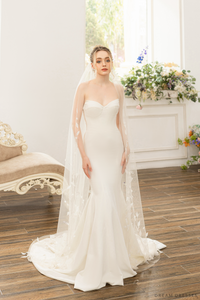 Bridal Veil with Lace and Crystals (#FANNY) - Dream Dresses by P.M.N.