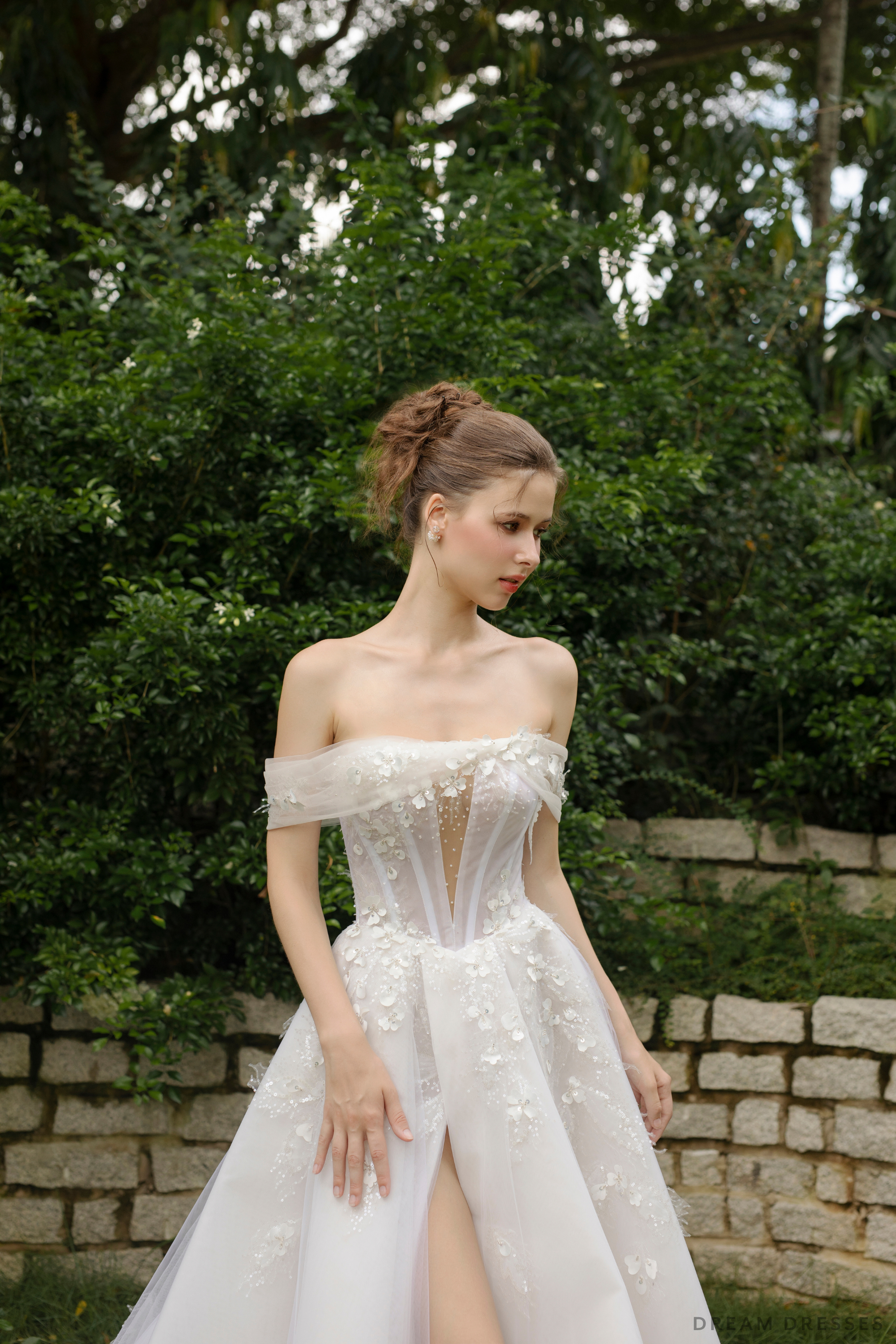 Off Shoulder Ball Gown Wedding Dress (#SHEY)