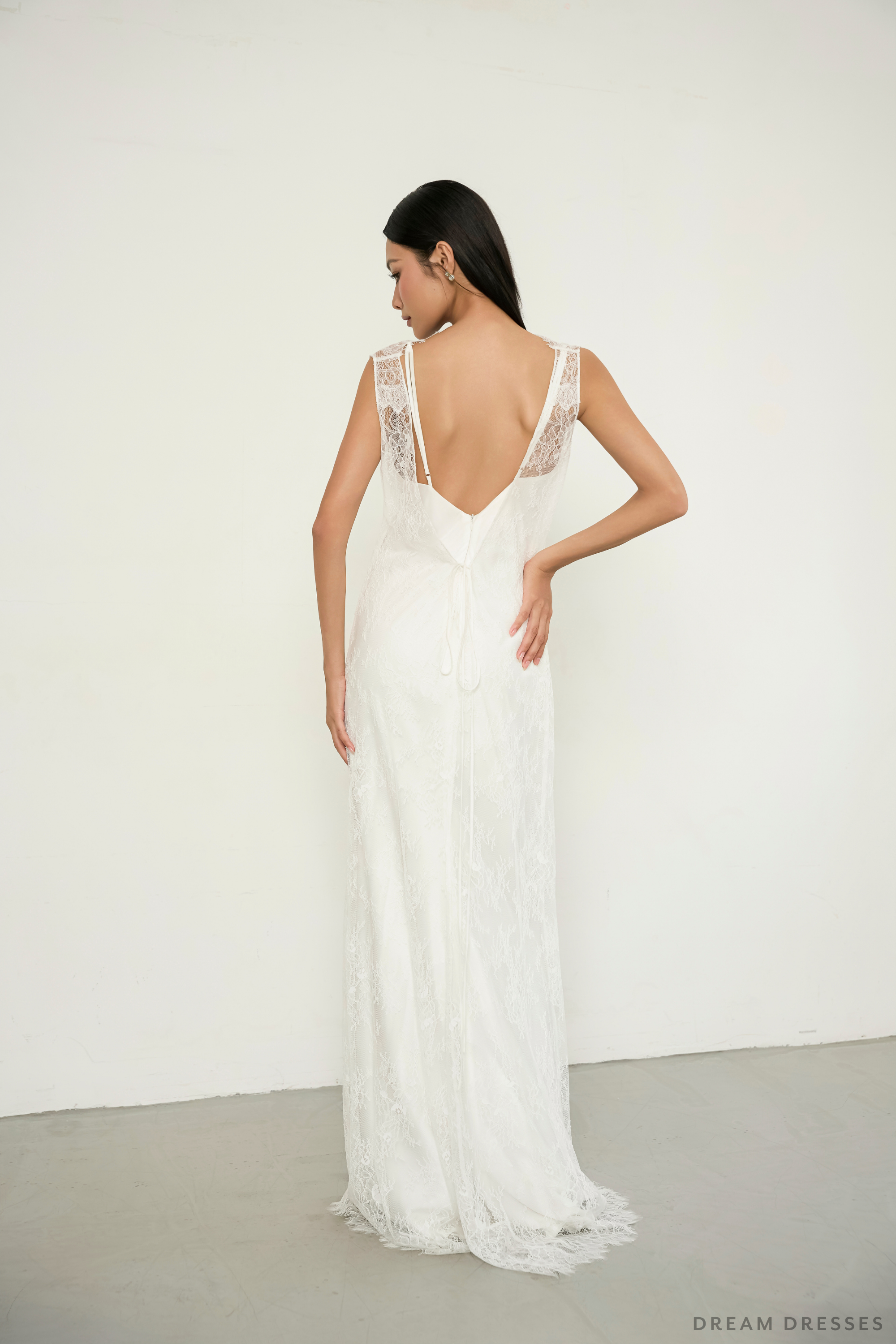 Chantilly Lace Bridal Wedding Dress (#AMARIS)