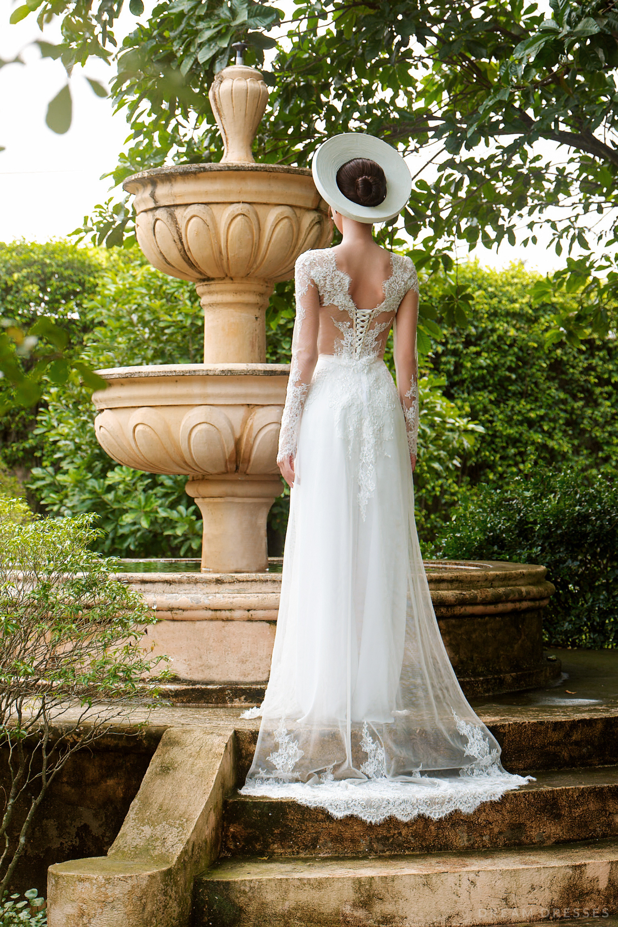 White Bridal Ao Dai | Modern Vietnamese Bridal Dress with French Lace (#WISTERIA)