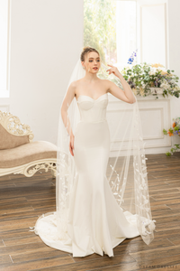 Bridal Veil with Lace and Crystals (#FANNY) - Dream Dresses by P.M.N.