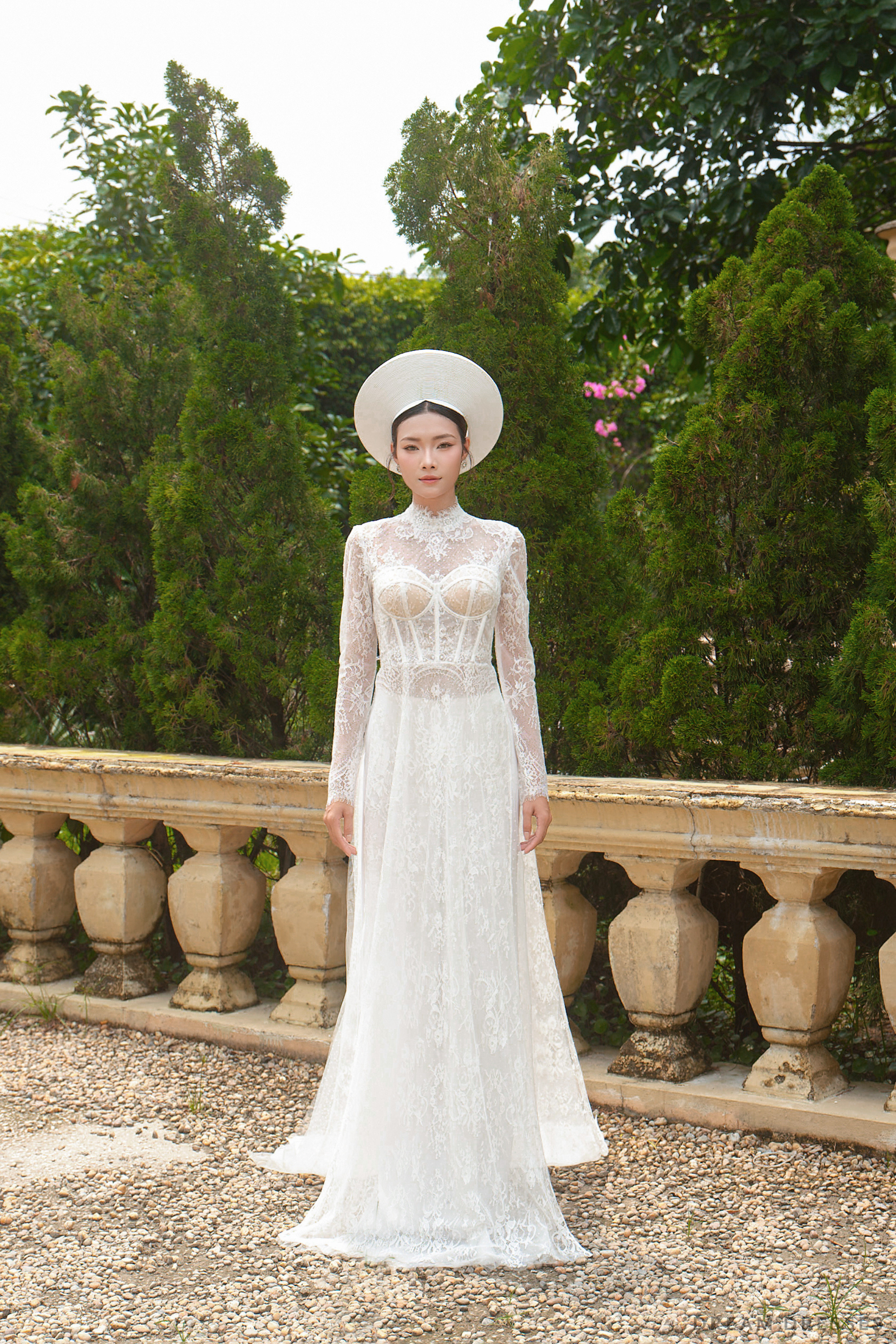 White Bridal Ao Dai | Modern Vietnamese Bridal Dress with French Lace (#YUELIN)