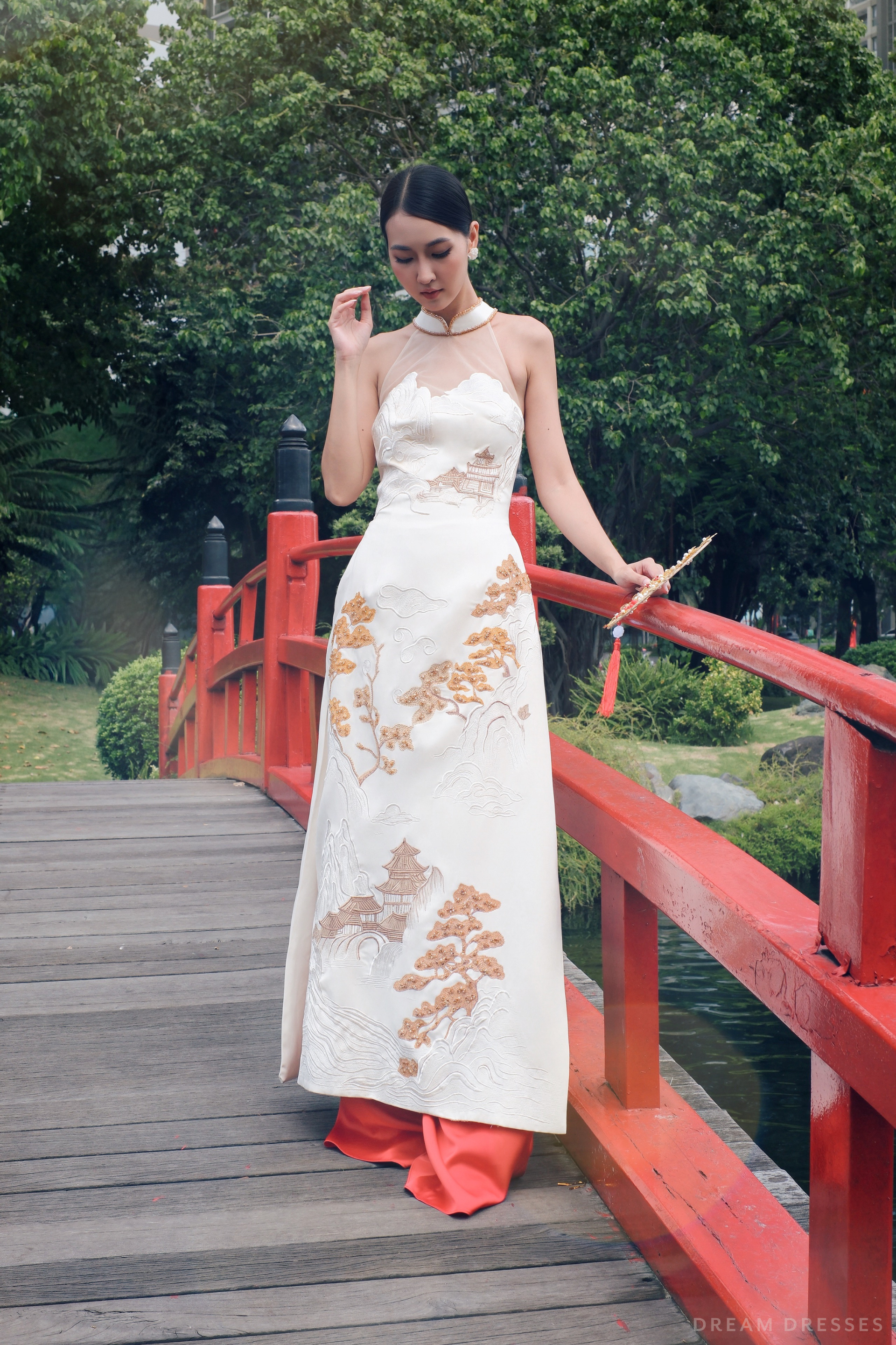 White Bridal Embroidery Ao Dai | Modern Vietnamese Bridal Dress (#YULAN) - Dream Dresses by P.M.N.