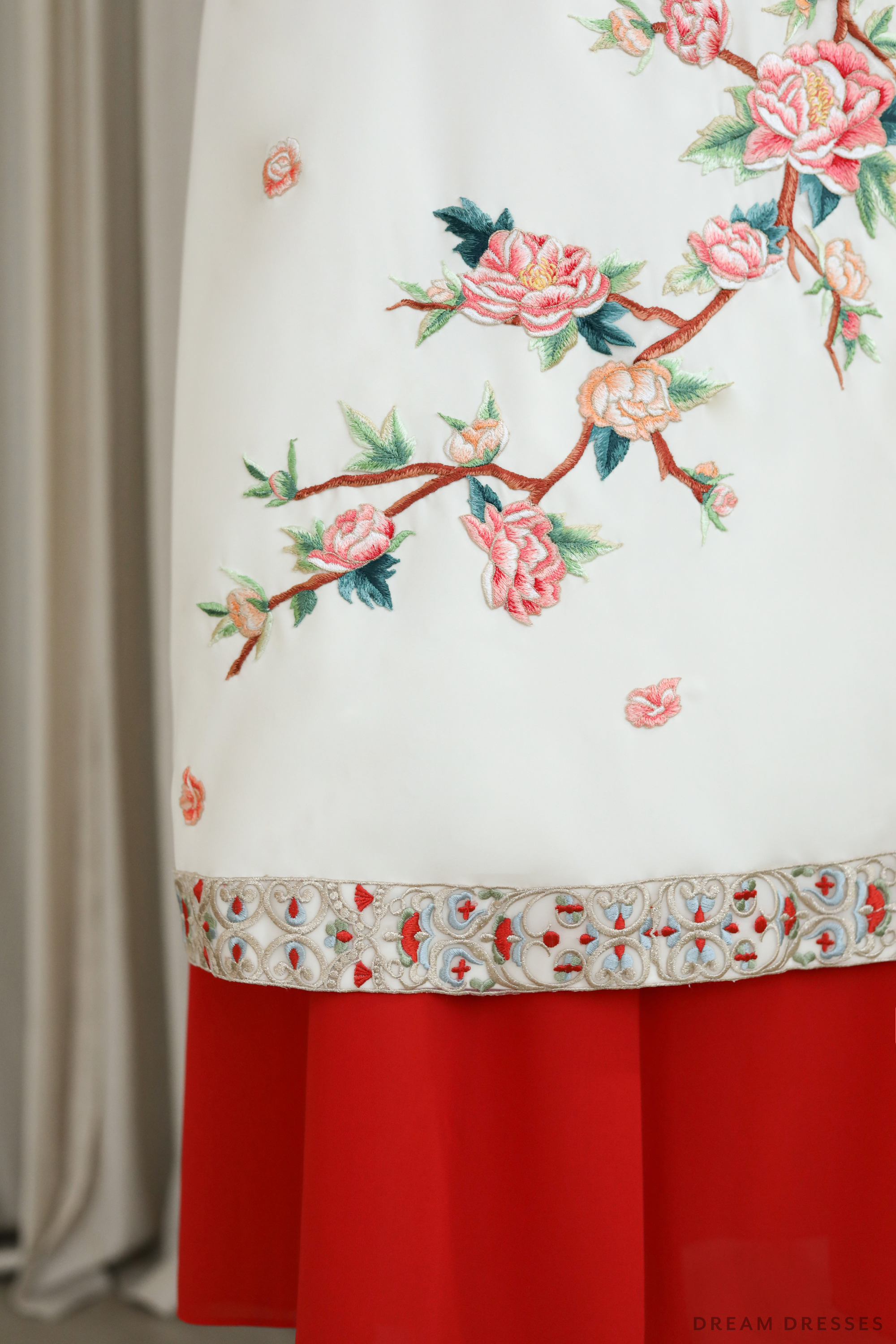 Cheongsam-Inspired Ao Dai | Ivory Silk Ao Dai with Embroidery (#YUE)
