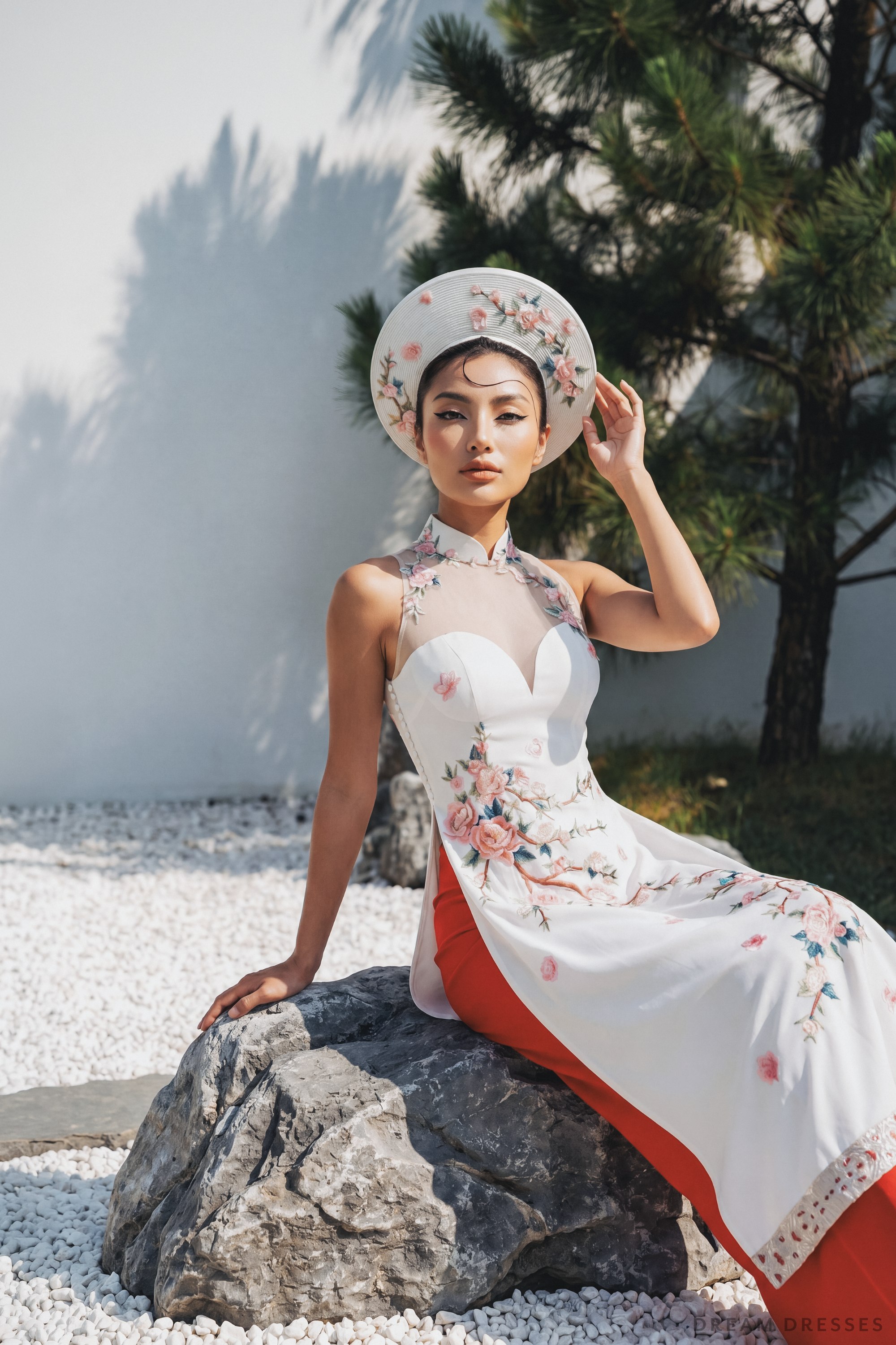 Cheongsam-Inspired Ao Dai | Ivory Silk Ao Dai with Embroidery (#YUE)