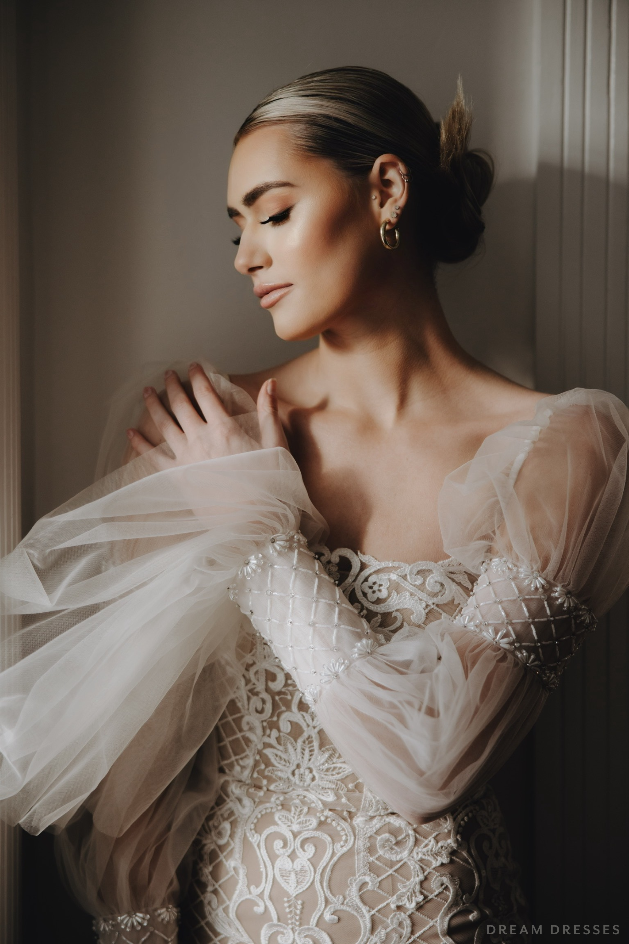 DreamDress By PMN Adelina Boho Wedding Cape Ruffles Loose Fitting Long Sleeves Soft Tulle | Size: 16 DreamDress By PMN Adelina Boho Wedding Cape Ruffles Loose Fitting Long Sleeves Soft Tulle | Size: 16
