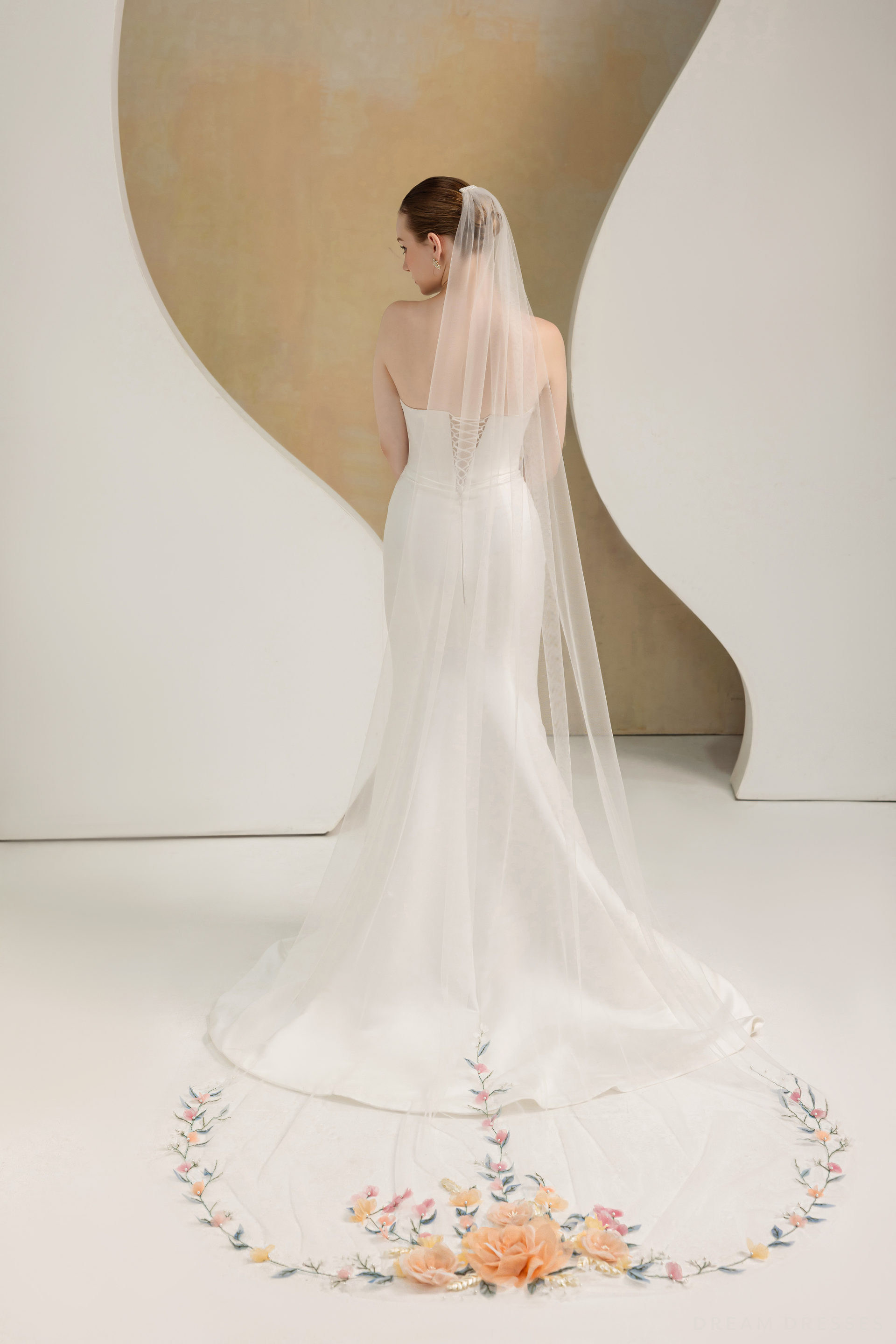 Single Tier 3D Flowers Wedding Veil (#KINSEY) - Dream Dresses by P.M.N.