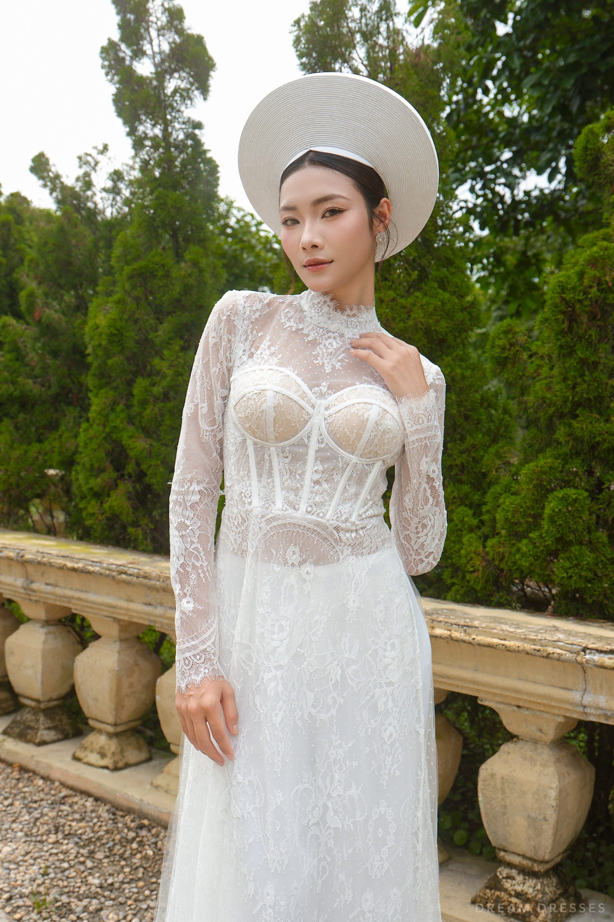 White Bridal Ao Dai | Modern Vietnamese Bridal Dress with French Lace (#YUELIN)