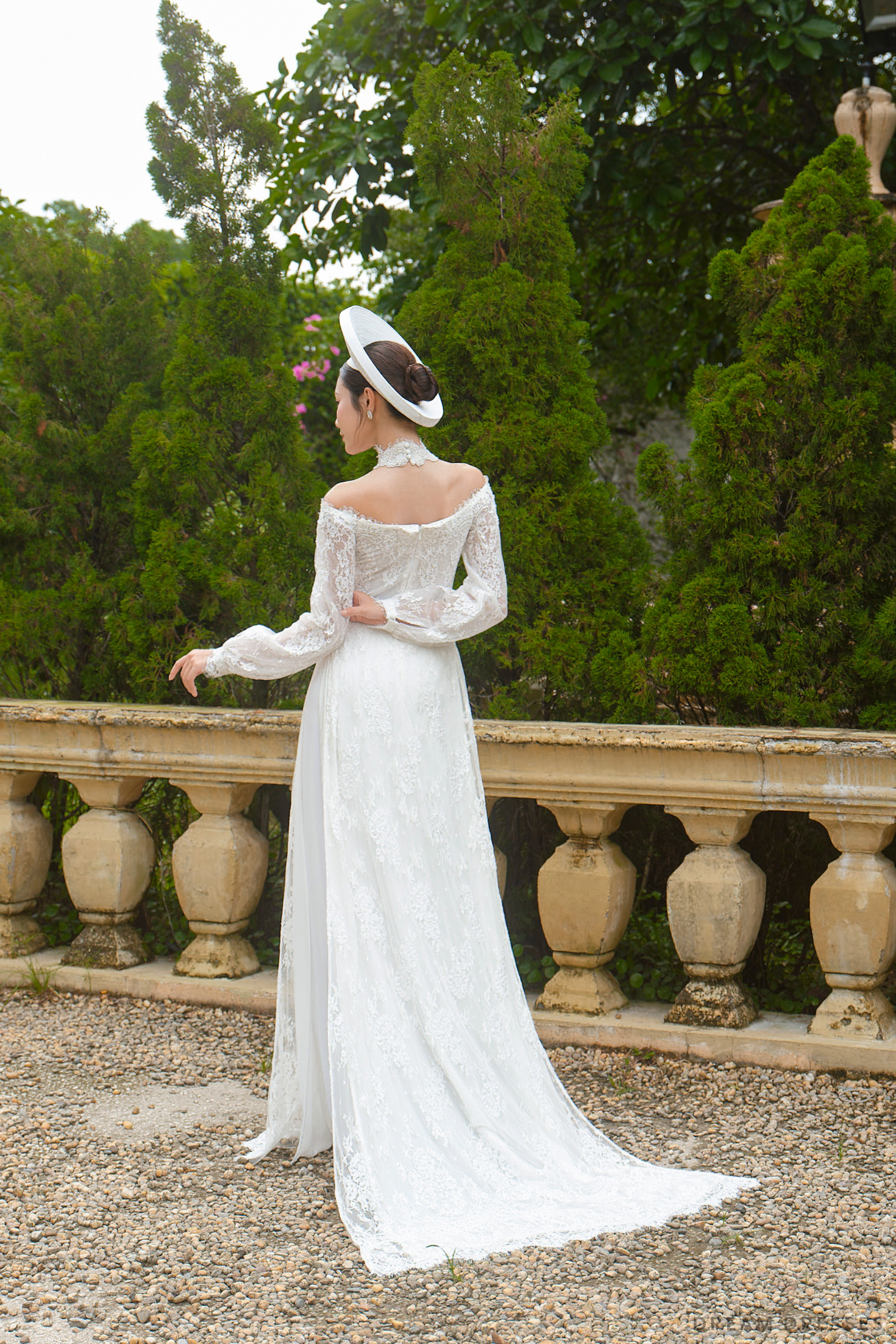 White Bridal Ao Dai | Modern Vietnamese Bridal Dress with French Lace (#MAGNOLIA)