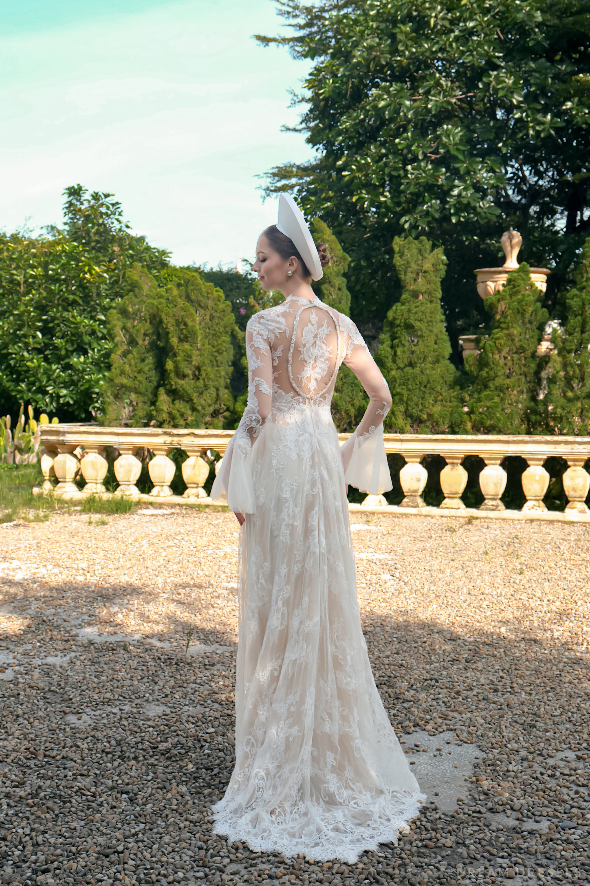 White Bridal Ao Dai | Modern Vietnamese Bridal Dress with French Lace (#AZURA)