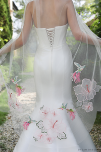 Single Tier Veil with Floral Lace (#ANJA) - Dream Dresses by P.M.N.