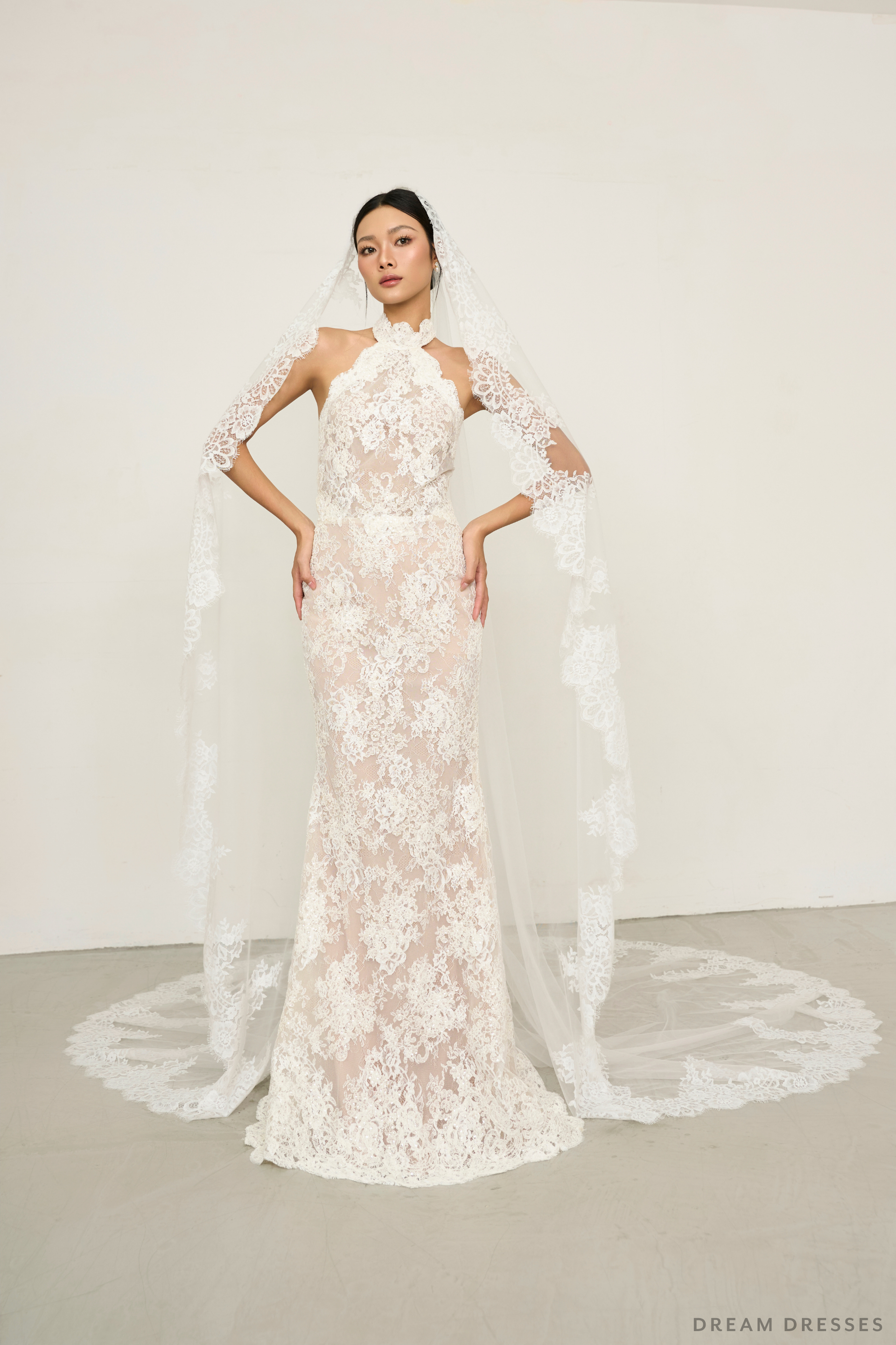 Mantilla Bridal Lace Veil (#ISOLDE) - Dream Dresses by P.M.N.