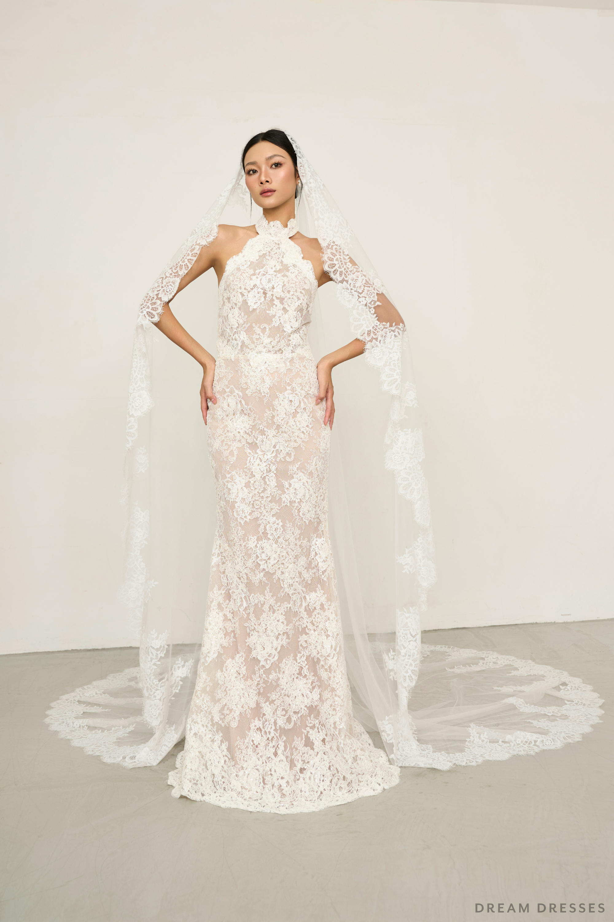 Mantilla Bridal Lace Veil (#ISOLDE) - Dream Dresses by P.M.N.