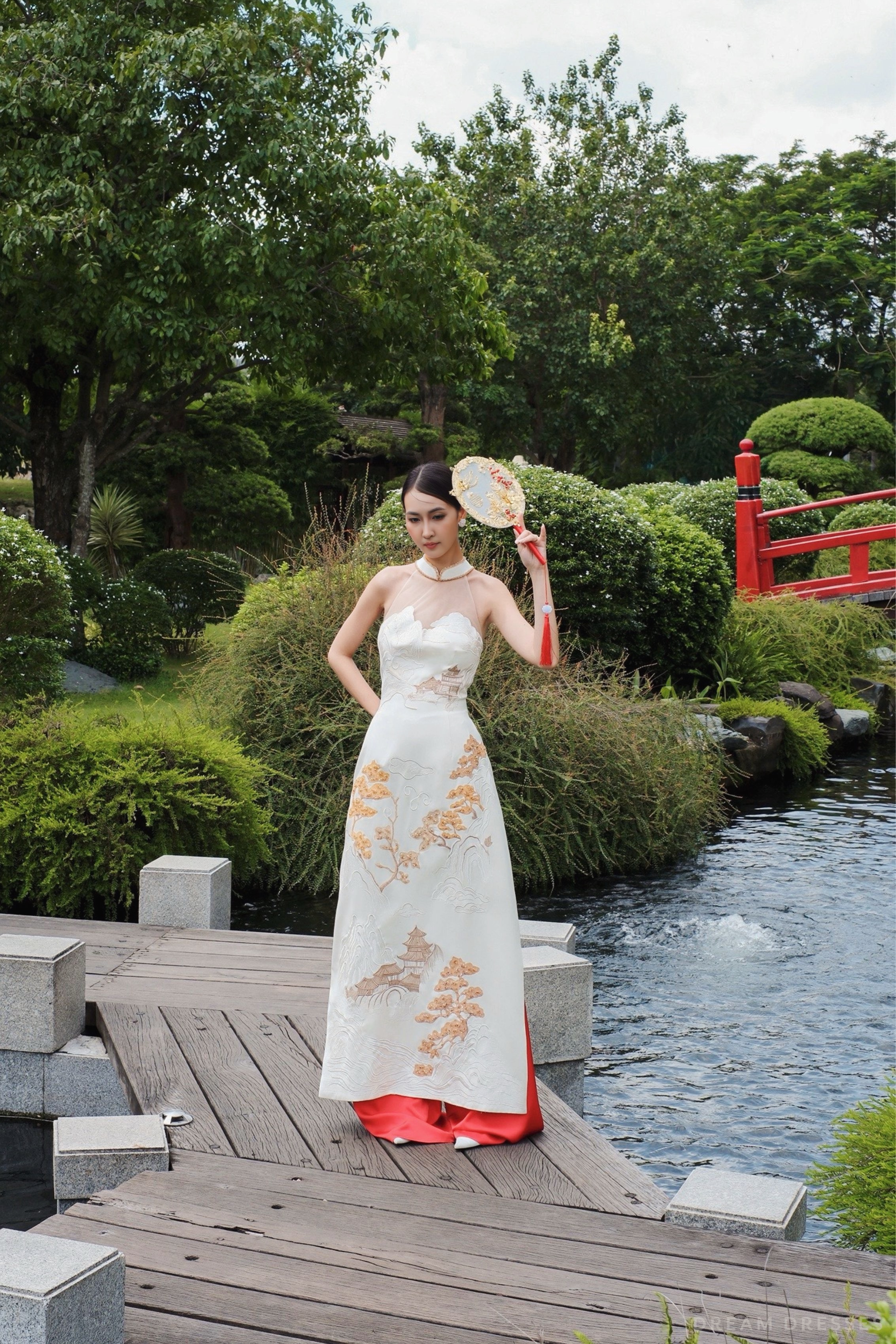 White Bridal Embroidery Ao Dai | Modern Vietnamese Bridal Dress (#YULAN) - Dream Dresses by P.M.N.
