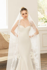 One Layer Bridal Veil with Floral Lace (#LAURENCE) - Dream Dresses by P.M.N.