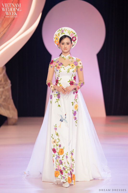 White Floral Embroidered Ao Dai | Vietnamese Modern Bridal Dress (#SAIKA) - Dream Dresses by P.M.N.