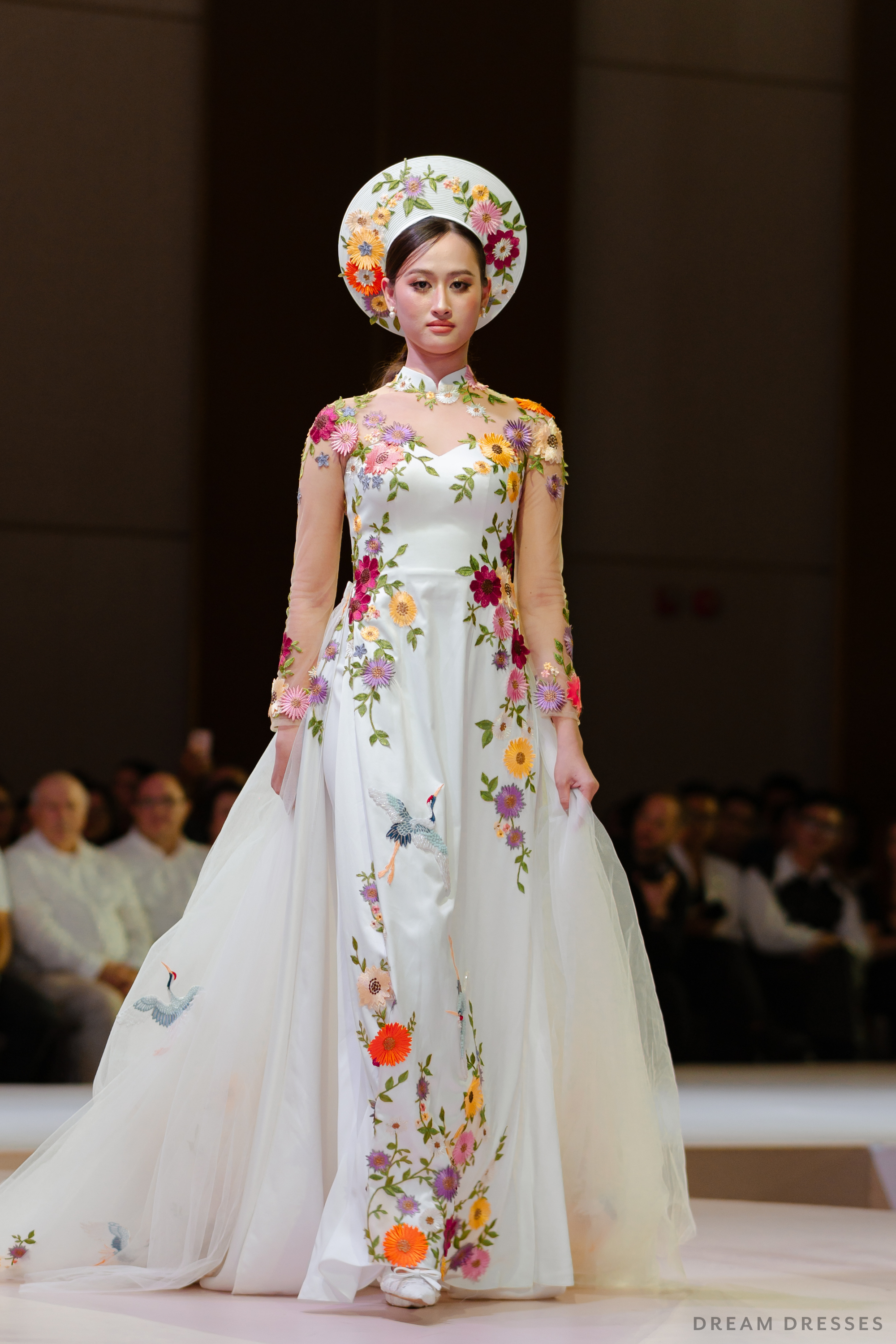 White Floral Embroidered Ao Dai | Vietnamese Modern Bridal Dress (#SAIKA)