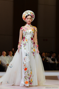 White Floral Embroidered Ao Dai | Vietnamese Modern Bridal Dress (#SAIKA) - Dream Dresses by P.M.N.