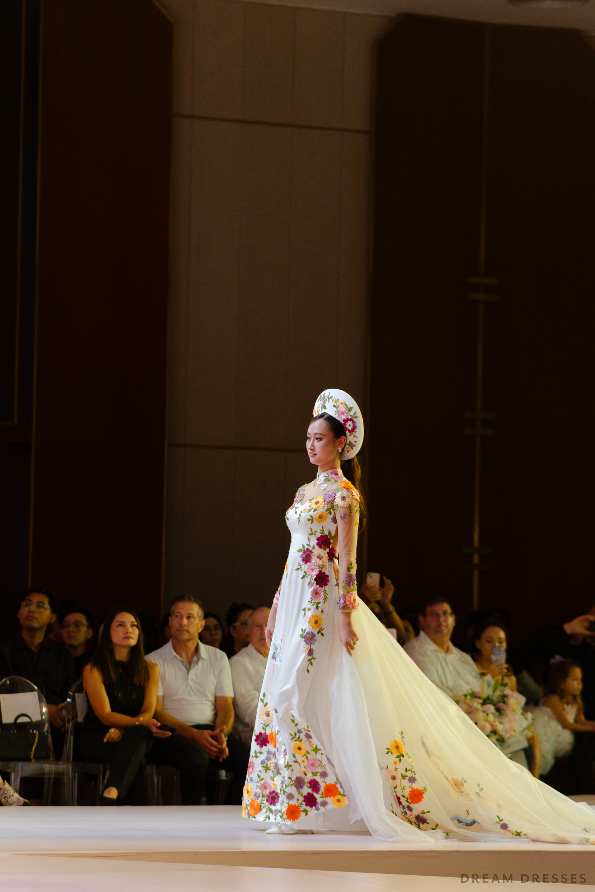 White Floral Embroidered Ao Dai | Vietnamese Modern Bridal Dress (#SAIKA)