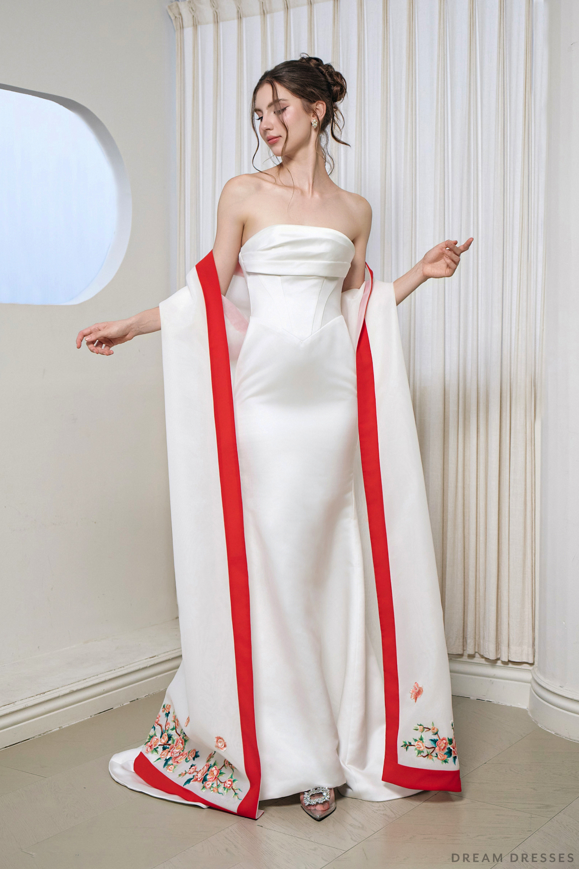 Cheongsam-Inspired Ao Dai Detachable Cape | Vietnamese Bridal Dress (#LUNARA)