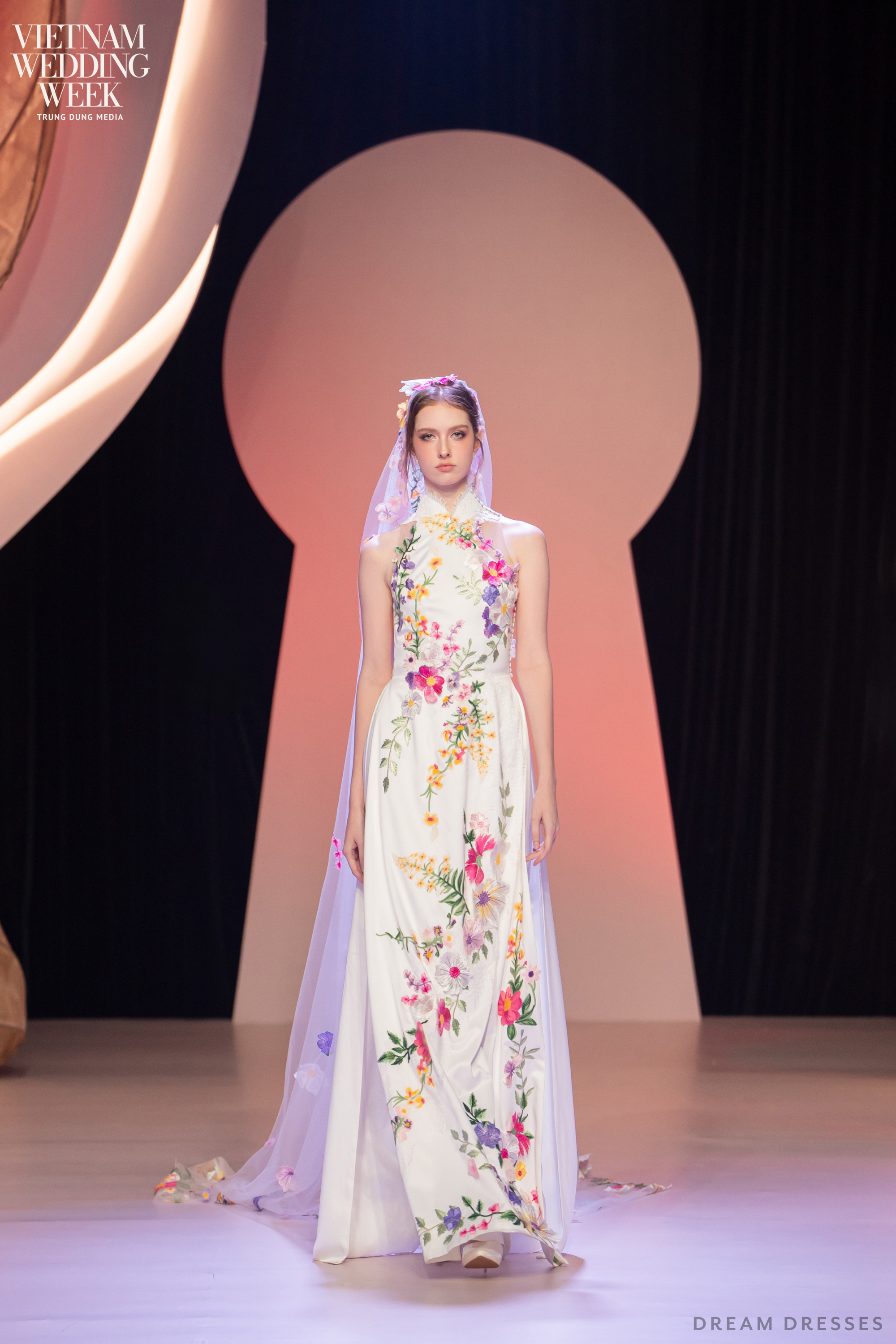 White Bridal Ao Dai | Modern Vietnamese Bridal Dress with Floral Lace (#AURELINA)