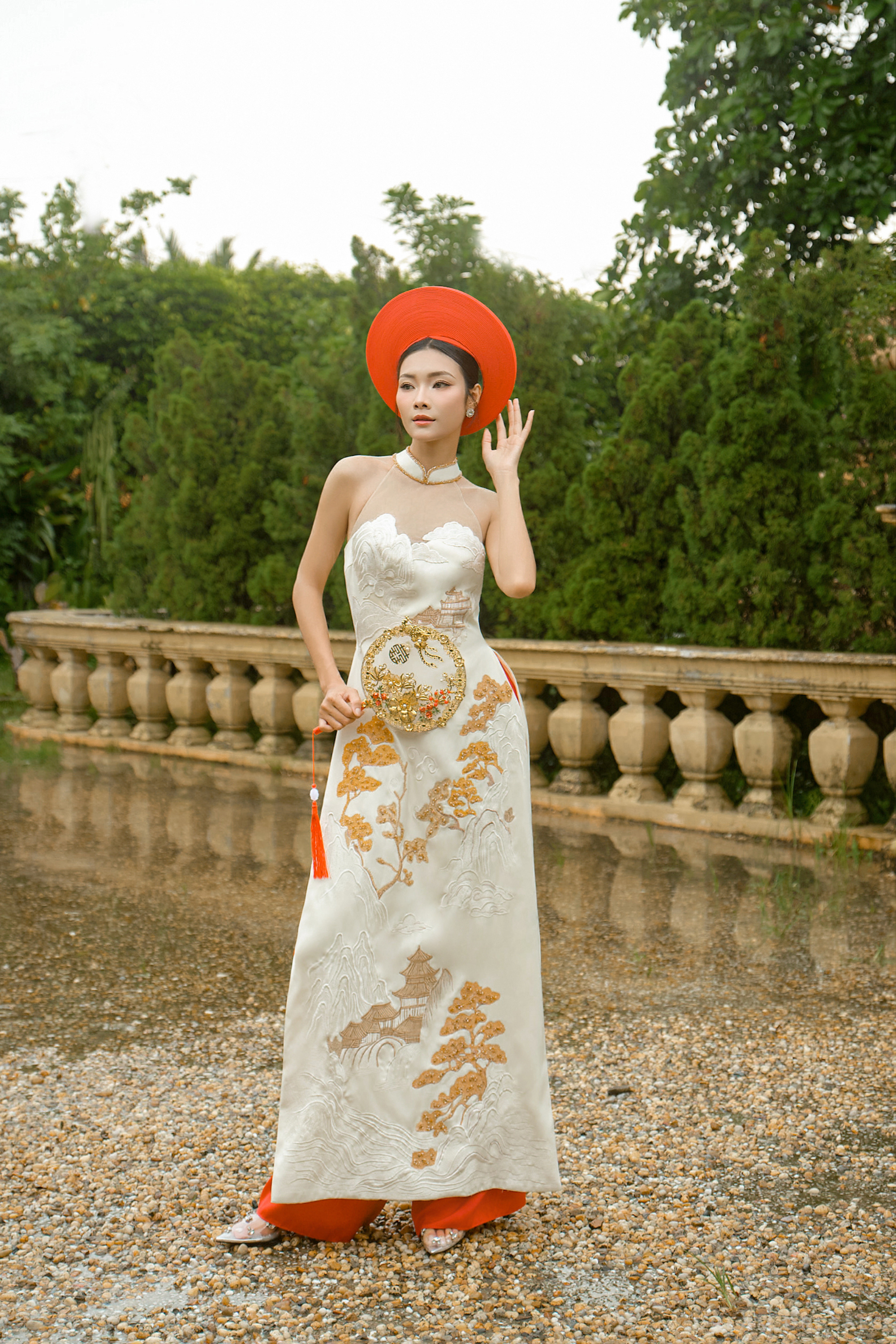 White Bridal Embroidery Ao Dai | Modern Vietnamese Bridal Dress (#YULAN)