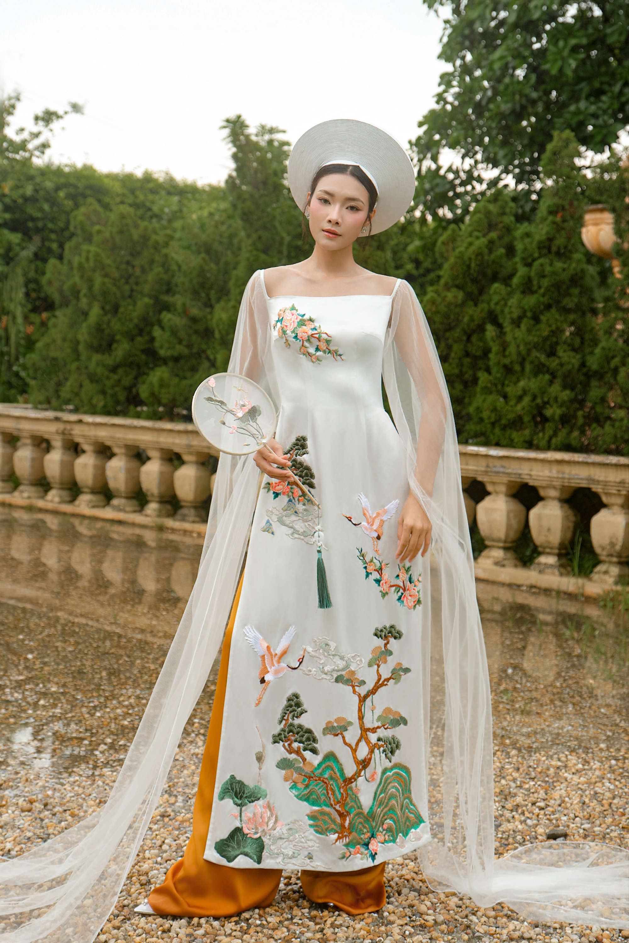 White Bridal Embroidery Ao Dai | Modern Vietnamese Bridal Dress (#ROYALINA)