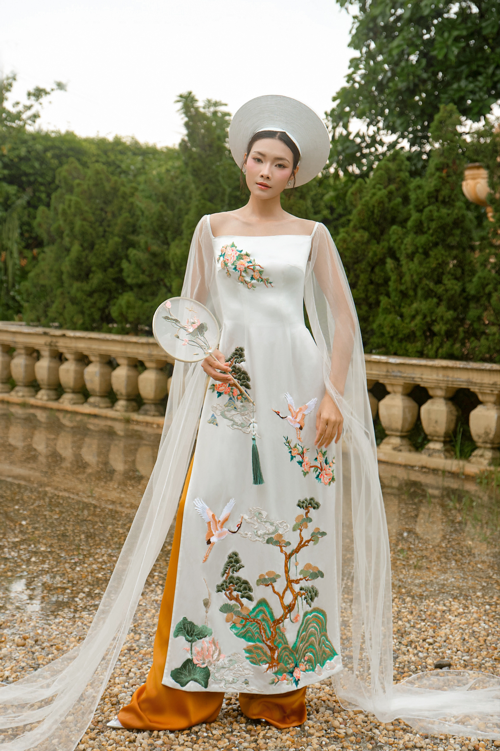White Bridal Embroidery Ao Dai | Modern Vietnamese Bridal Dress (#ROYALINA) - Dream Dresses by P.M.N.