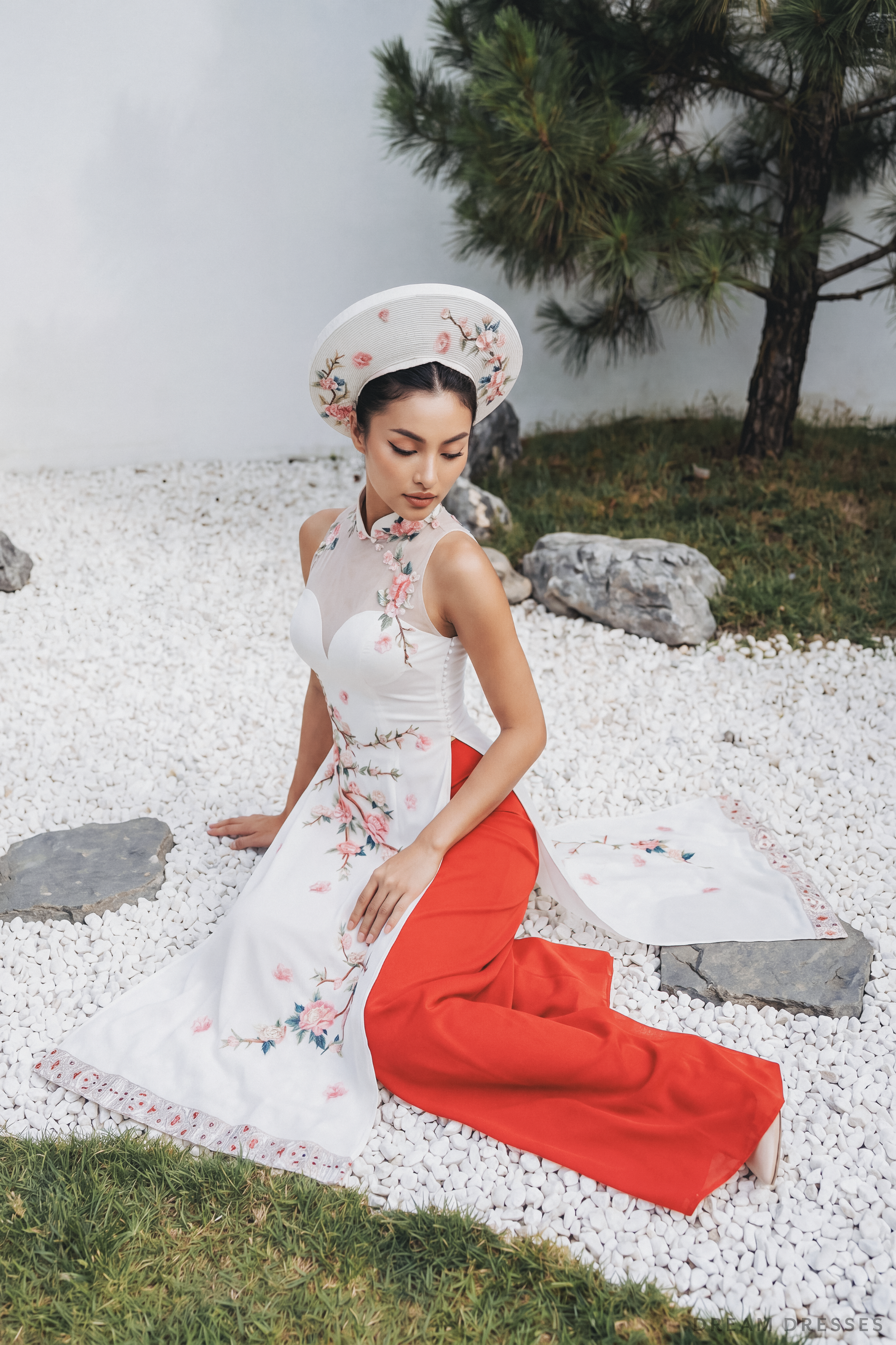 Cheongsam-Inspired Ao Dai | Ivory Silk Ao Dai with Embroidery (#YUE) - Dream Dresses by P.M.N.