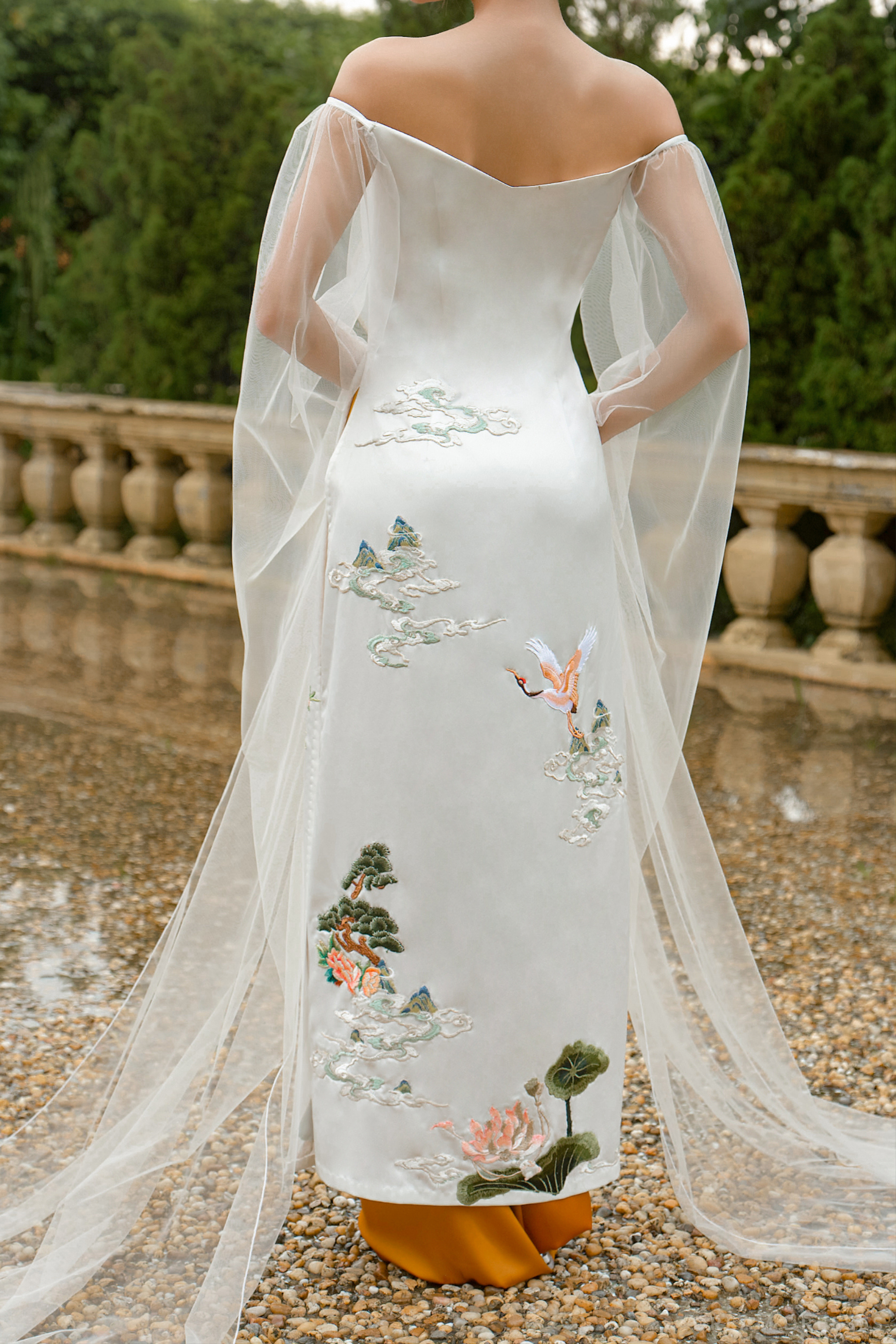 White Bridal Embroidery Ao Dai | Modern Vietnamese Bridal Dress (#ROYALINA)