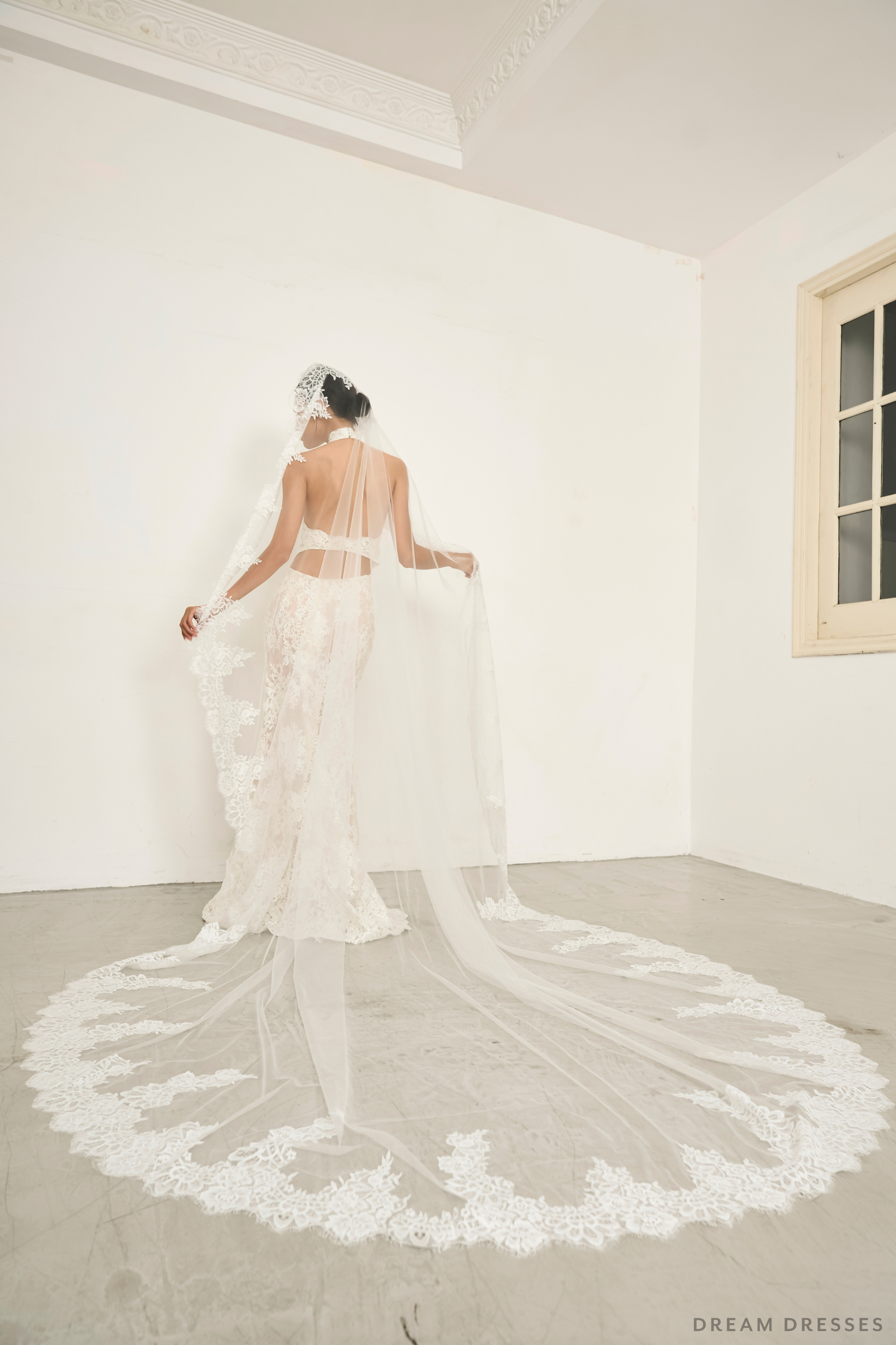 Mantilla Bridal Lace Veil (#ISOLDE) - Dream Dresses by P.M.N.