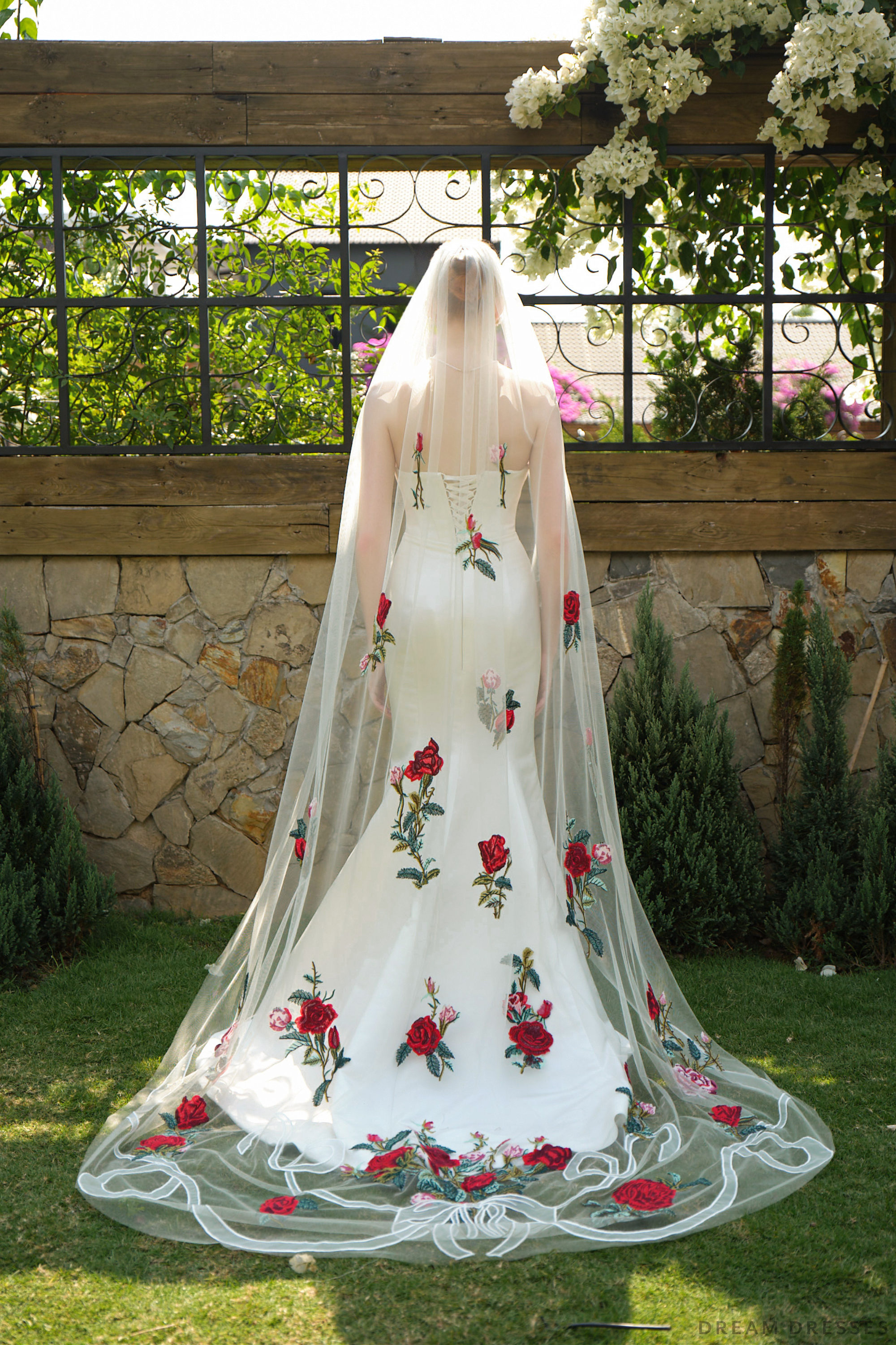 DreamDress By PMN Jenny Light Ivory Wedding Veil Red Rose Embroidered Hand-Sewn With Couture Precision | Size: Chapel DreamDress By PMN Jenny Light Ivory Wedding Veil Red Rose Embroidered Hand-Sewn With Couture Precision | Size: Chapel
