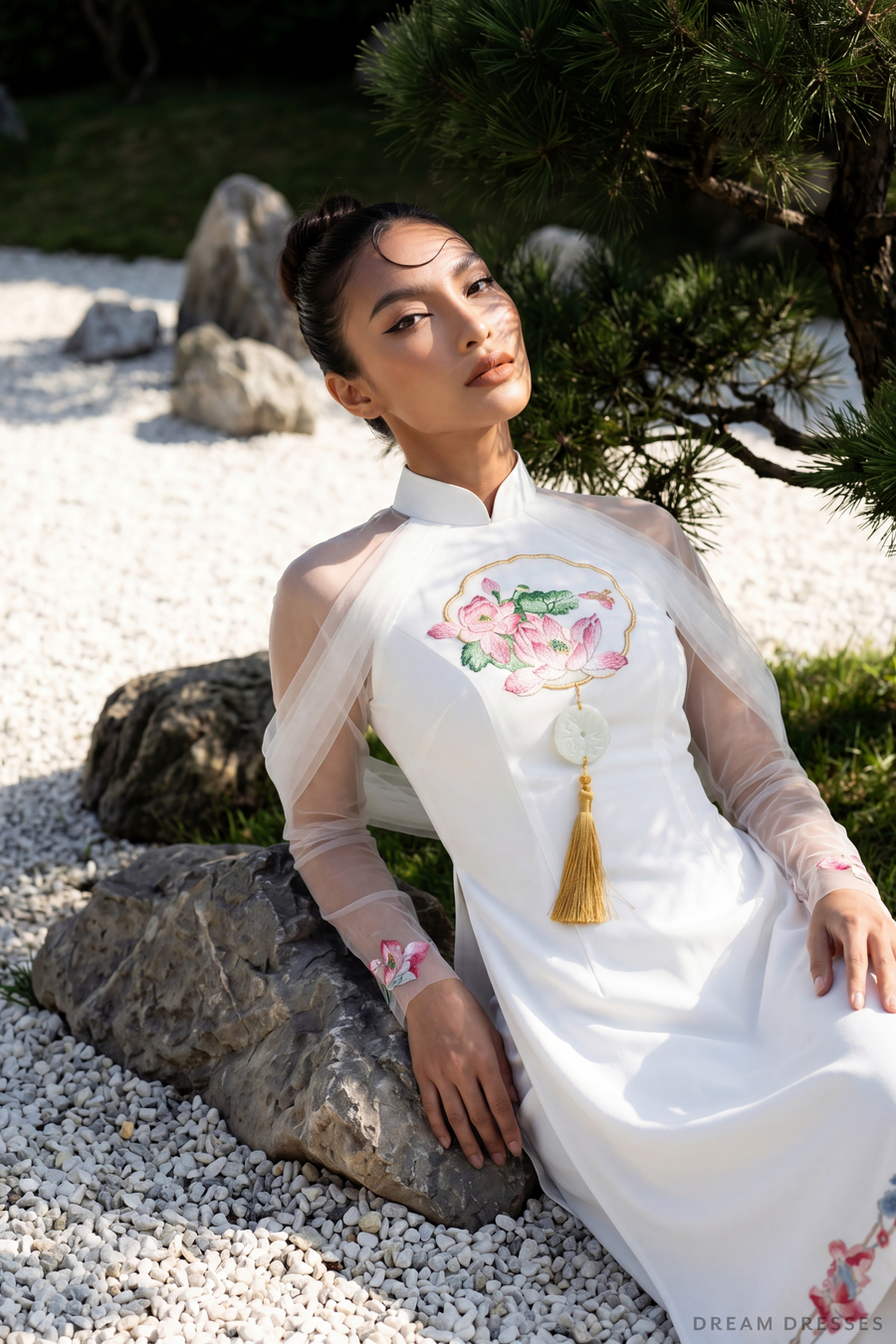 White Bridal Embroidery Ao Dai | Modern Vietnamese Bridal Dress (#REGINYA) - Dream Dresses by P.M.N.
