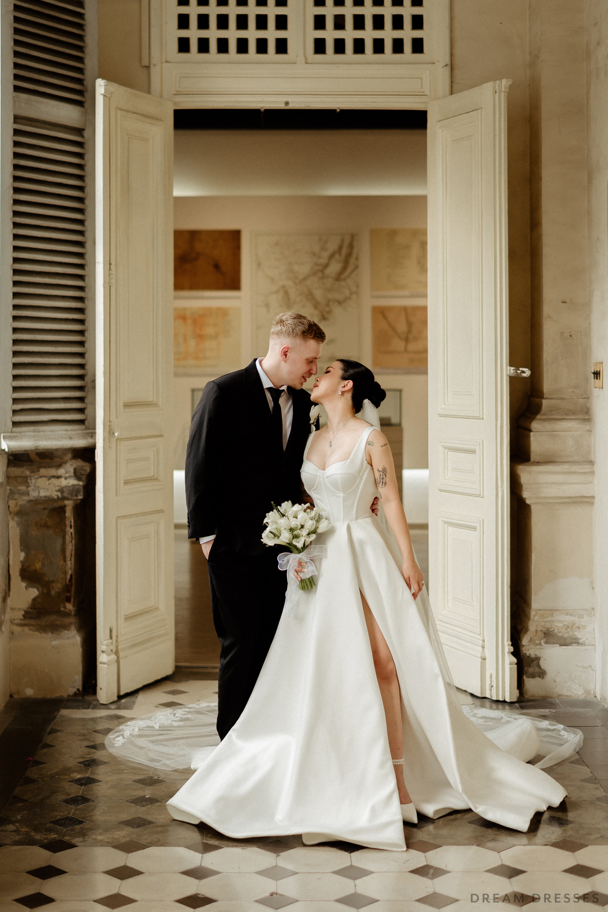 Satin Ball Gown Wedding Dress with High Slit  (#KHANHTIEN)