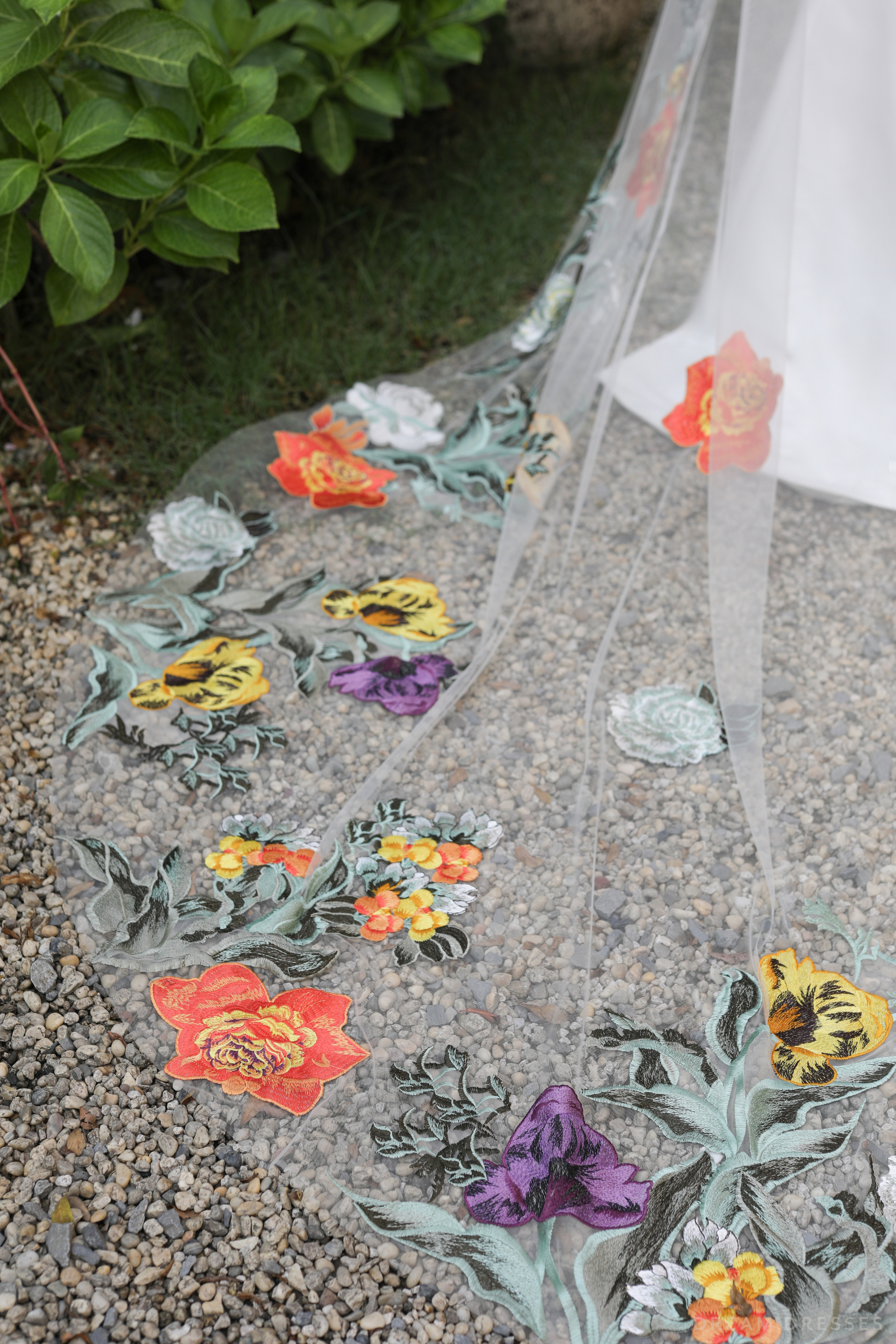 Single Tier Bridal Veil with Flowers (#ALIEAH) - Dream Dresses by P.M.N.